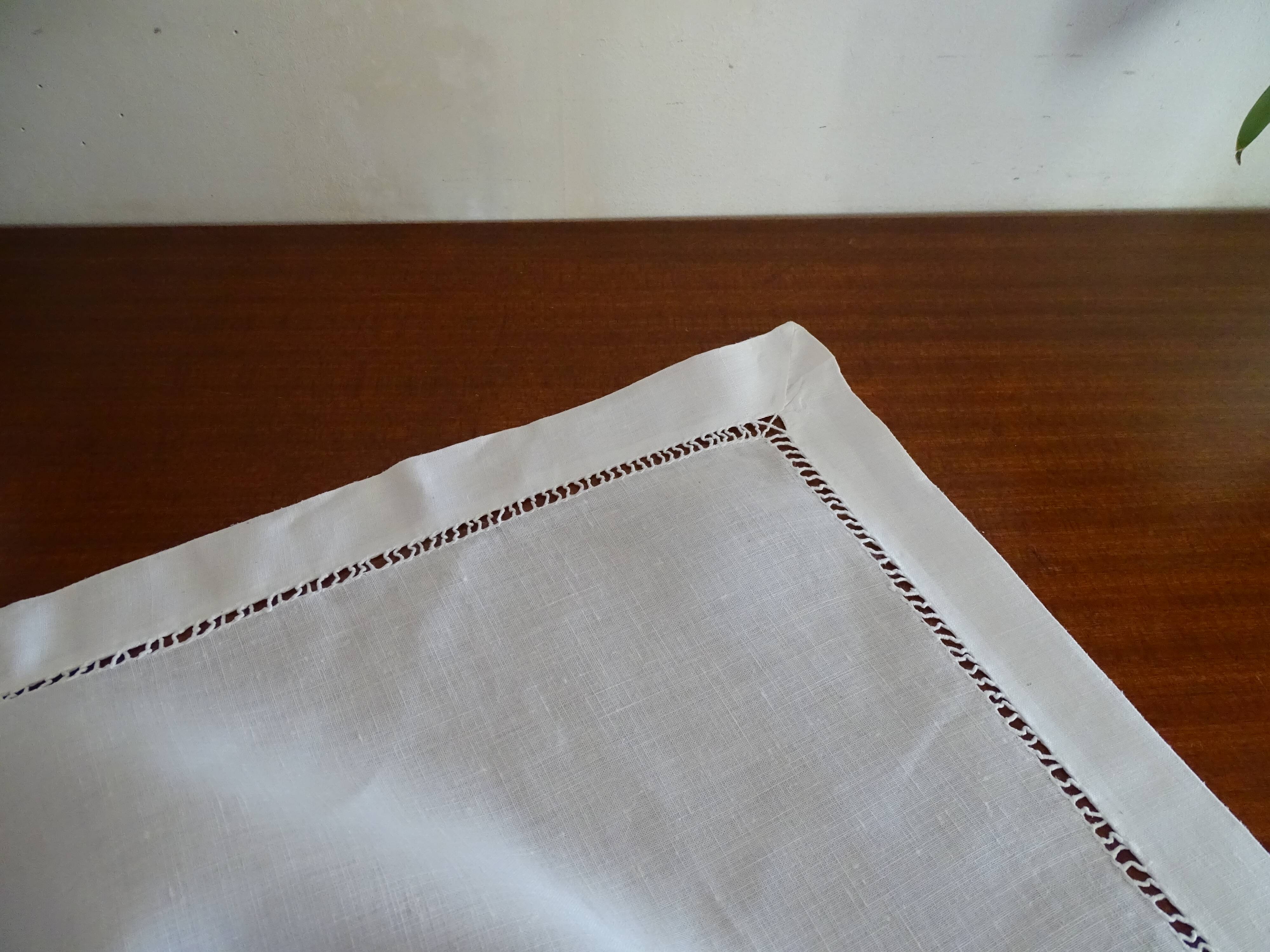 Openwork tablecloth 260 x 155 embroidery flowers old