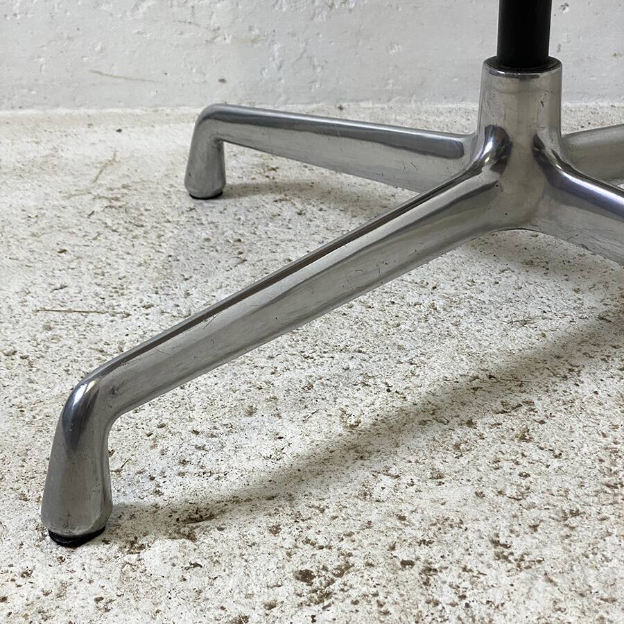 Eames office chair model 108 Herman Miller