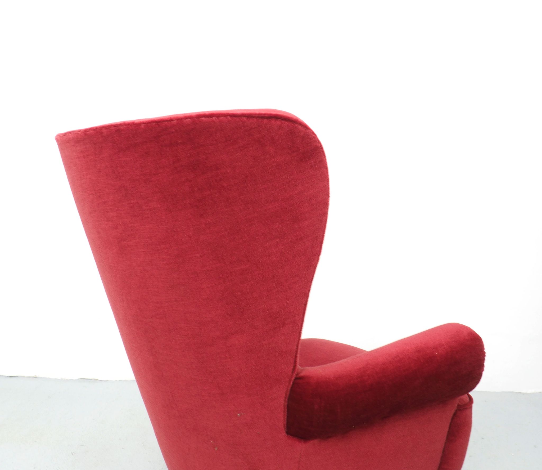 Artifort velvet red lounge chair by Theo Ruth, 1950's