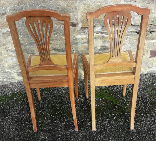 Paire de chaises anciennes éléments en laiton