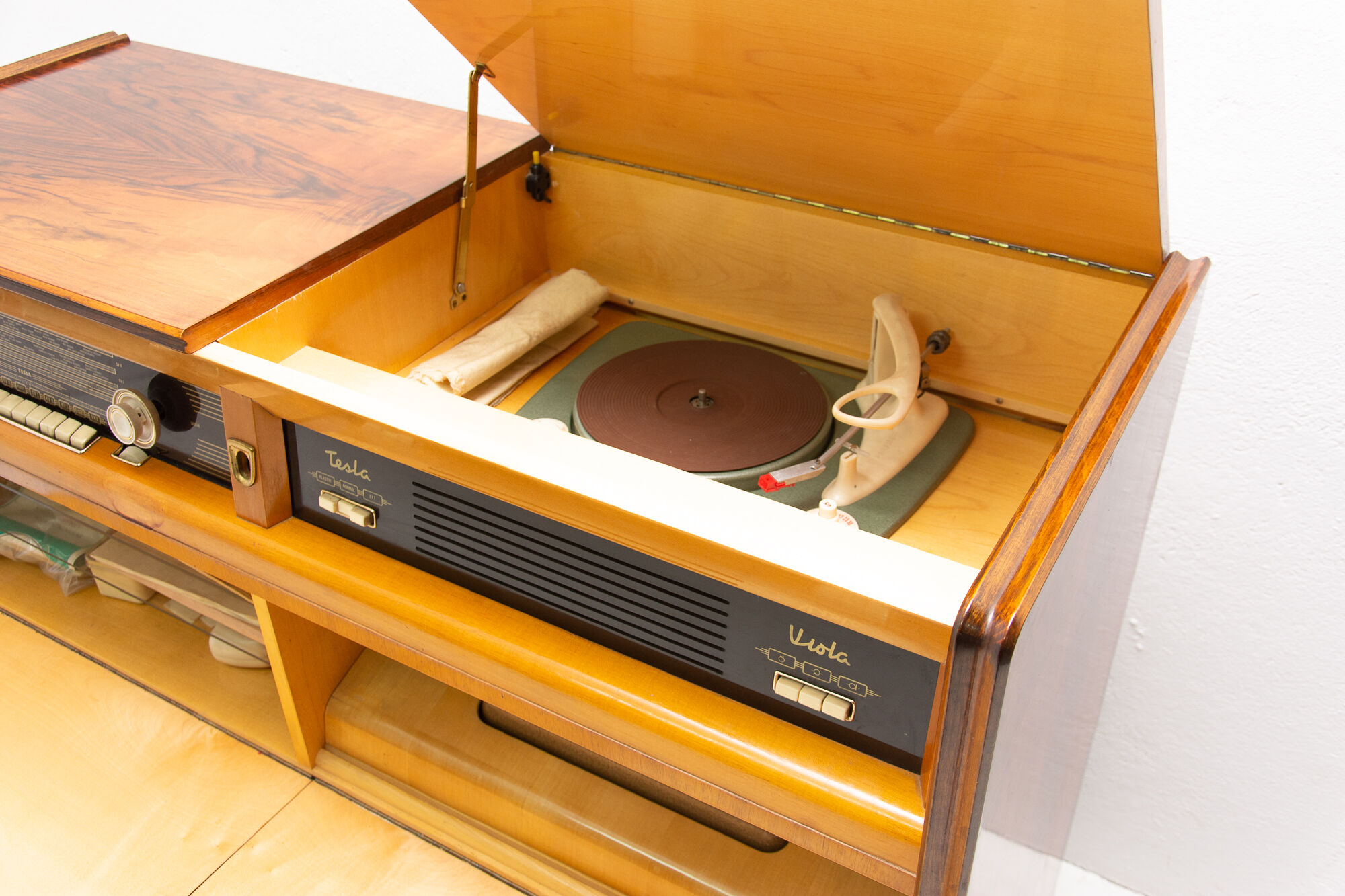 Record player and radio Tesla, Czechoslovakia, 1950
