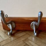 Vintage wooden wall coat rack - 4 hooks.