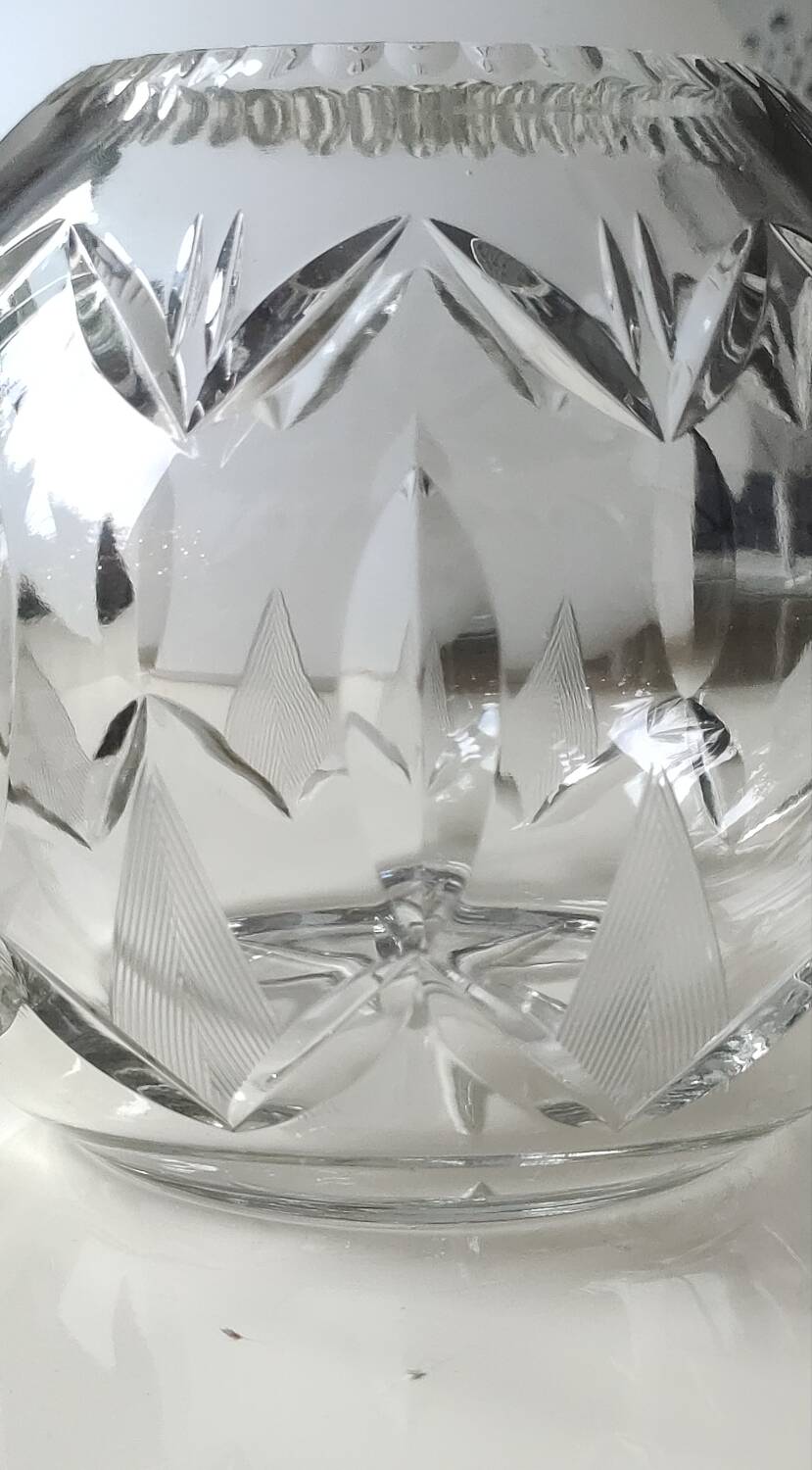 Vintage Nachtmann Spherical Vase. Crystal. Dimensions: 13 x 15 cm