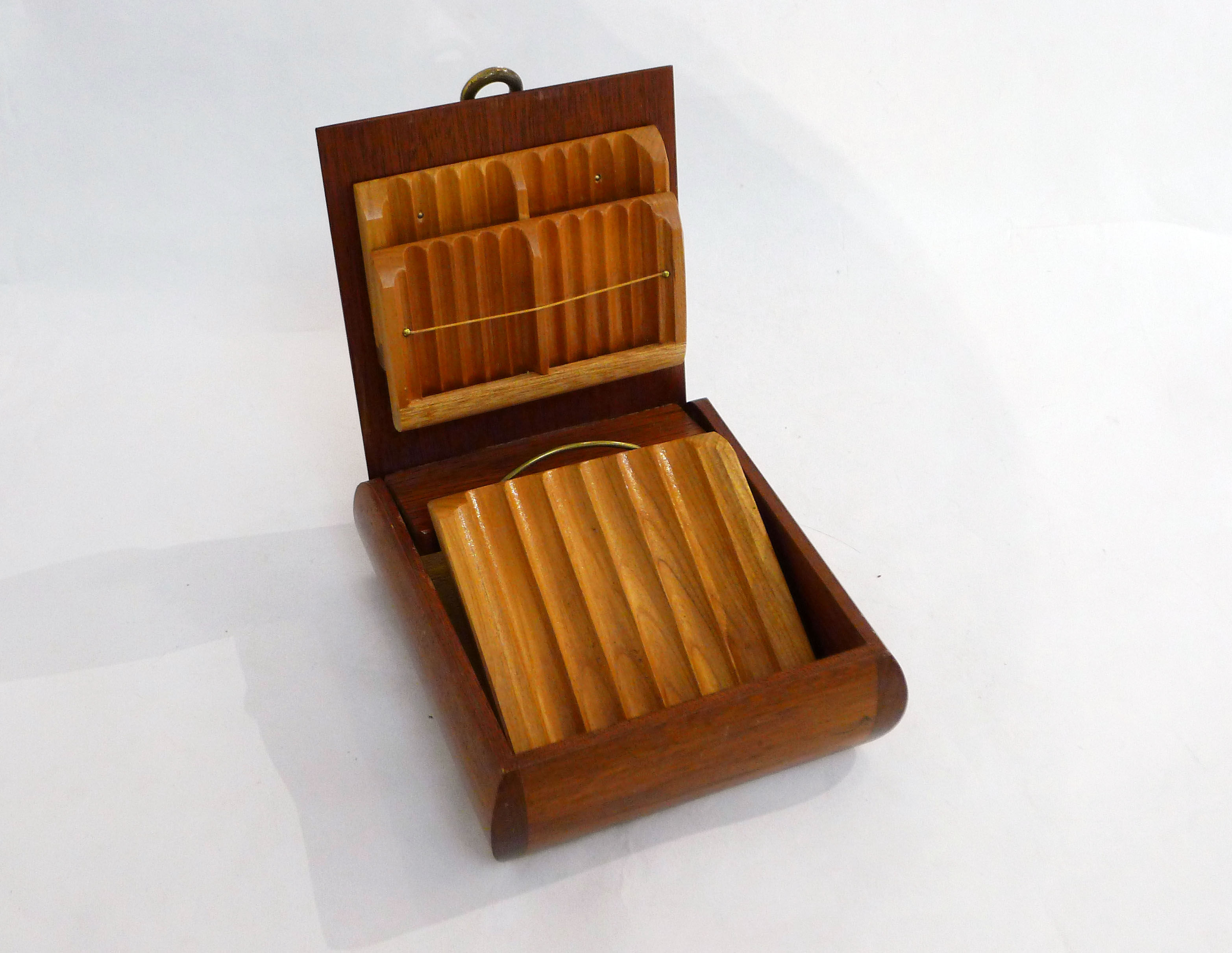 Cigarette and cigar box