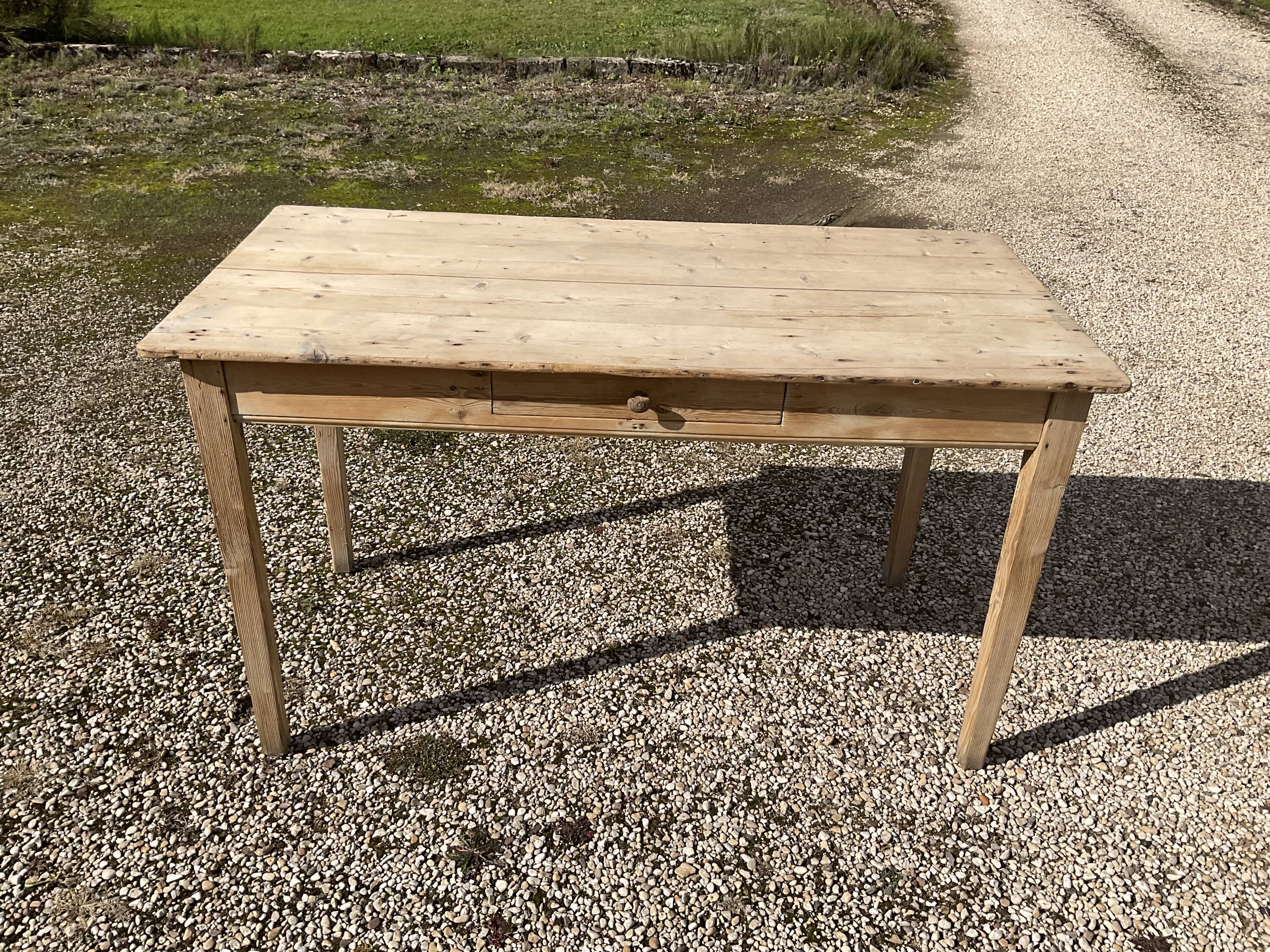 Farm table