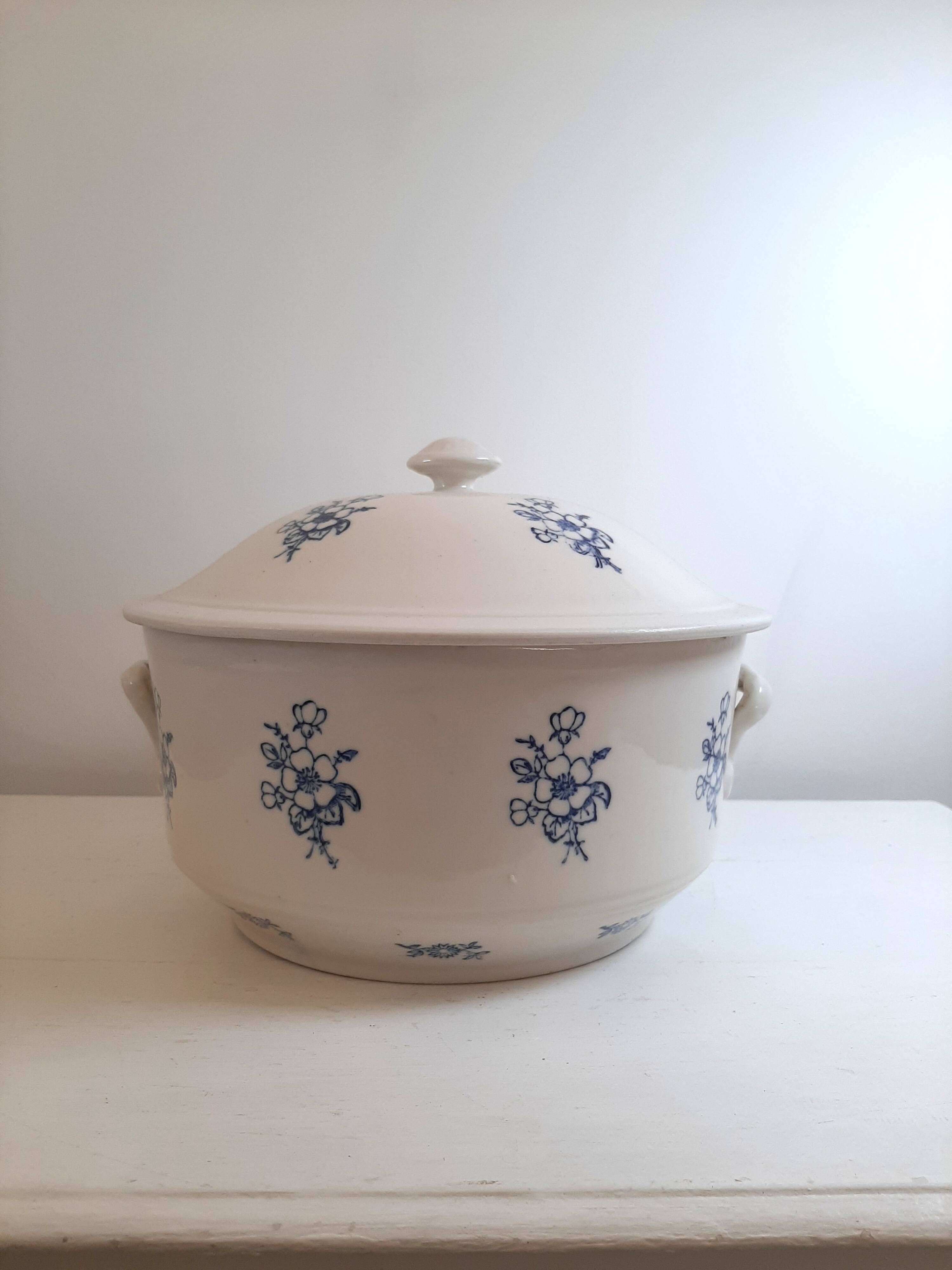 Large soup tureen in Saint Uze earthenware with blue flowers.