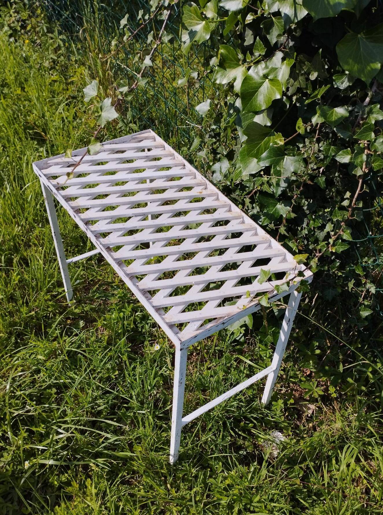 Vintage plant stand, antique.