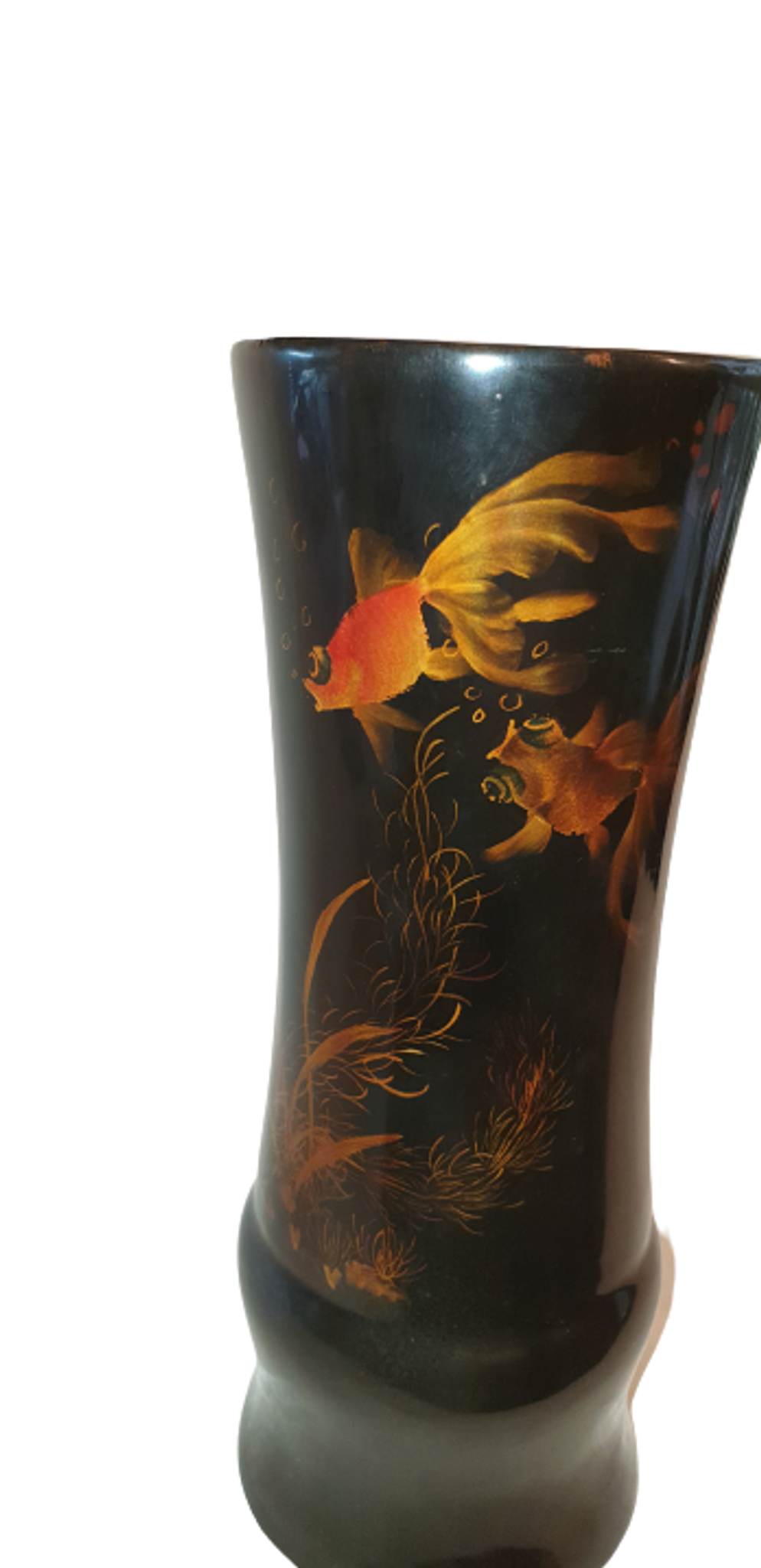 Beautiful Chinese lask vase decorated with Japanese fish