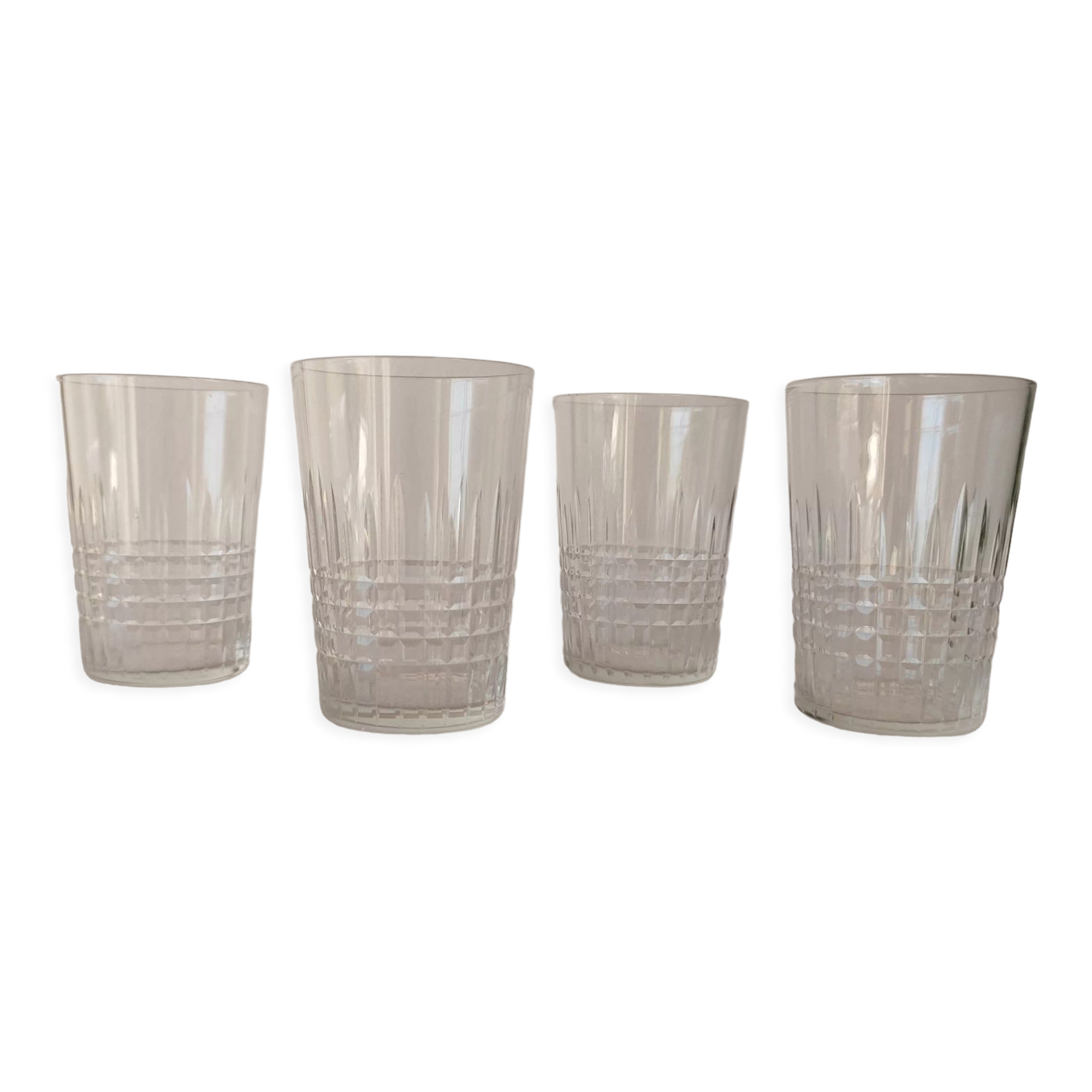 Cut crystal baccarat liquor cup