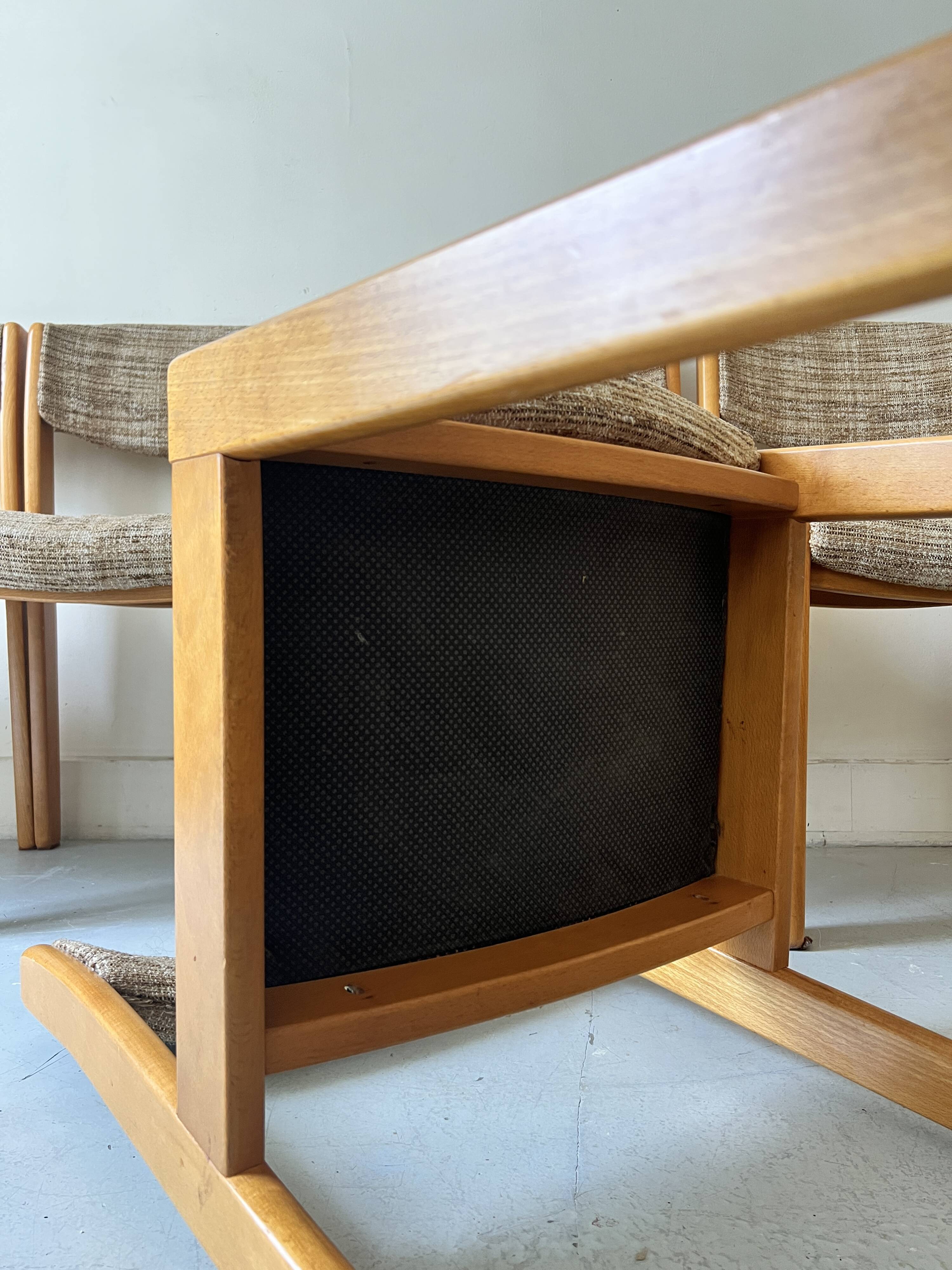 Set of 6 mid-century chairs in honey wood and tweed, 1970 design by dlg Regain.