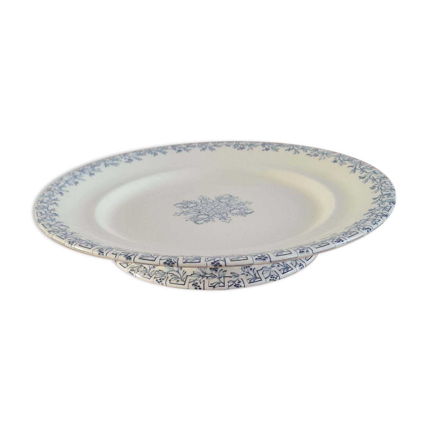 Flat serving compotier in iron earth