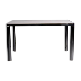 VarSalvarani dining table with chromed steel structure