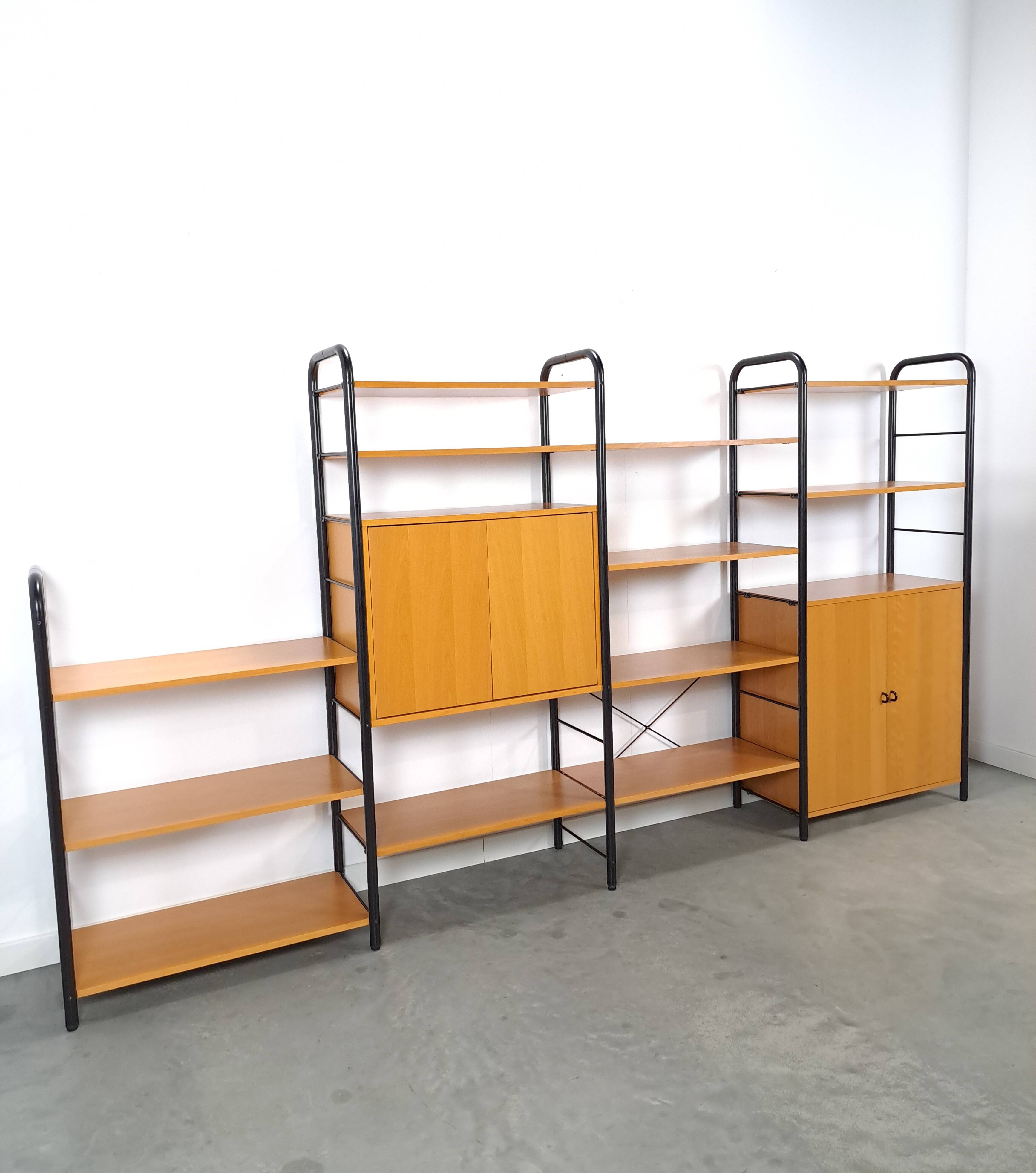 Ikea modulair wandsysteem Niklas met kasten en planken vintage