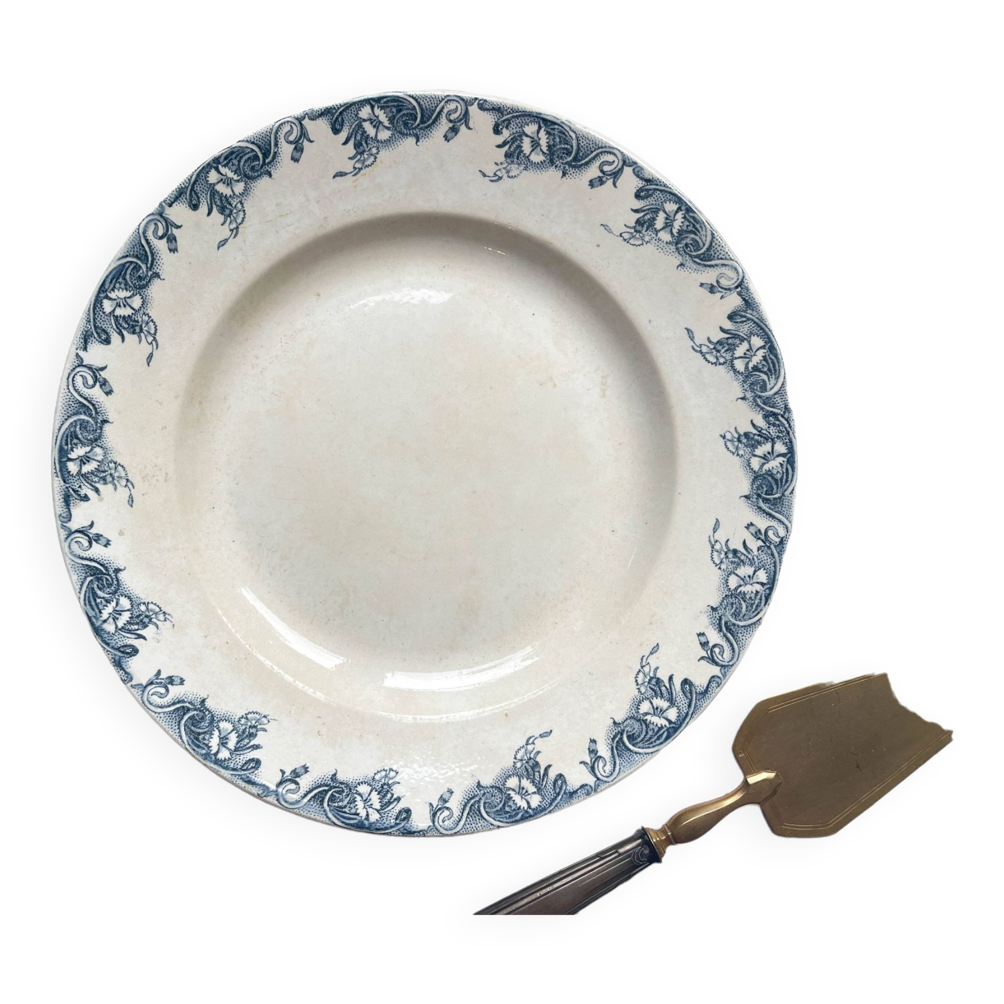 Vintage round dish Terre de fer Aux Lions de Paris model "Perselle" Made in France