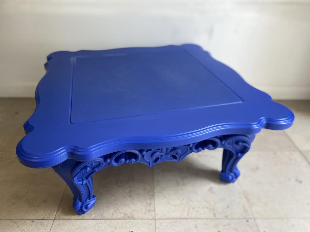Coffee table "Duke of Love"