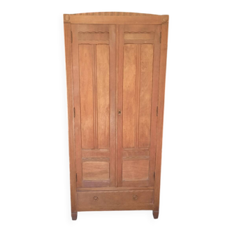 Armoire parisienne