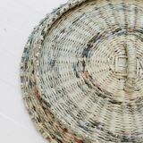 Grand panier à linge vintage des années 1990 avec couvercle, fabriqué à la main en papier journal tressé, rangement au design éco unique, décoration rustique, idée cadeau