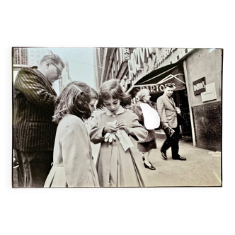 White Gloves and Sweets – New York, 1961 Urban Elegance and Tenderness