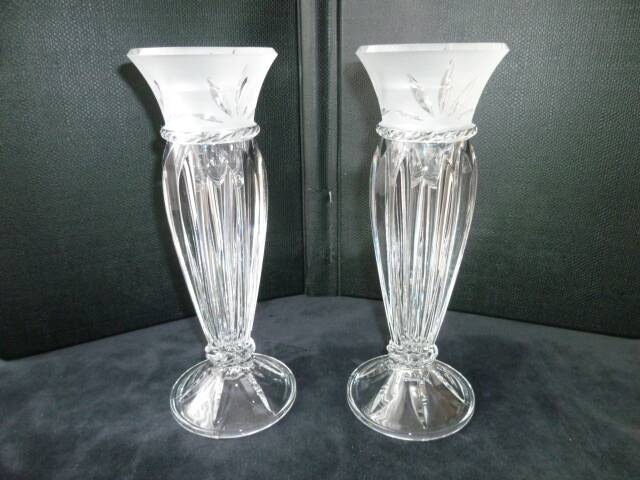 Pair of candlesticks or soliflores in Arques crystal Carthage model