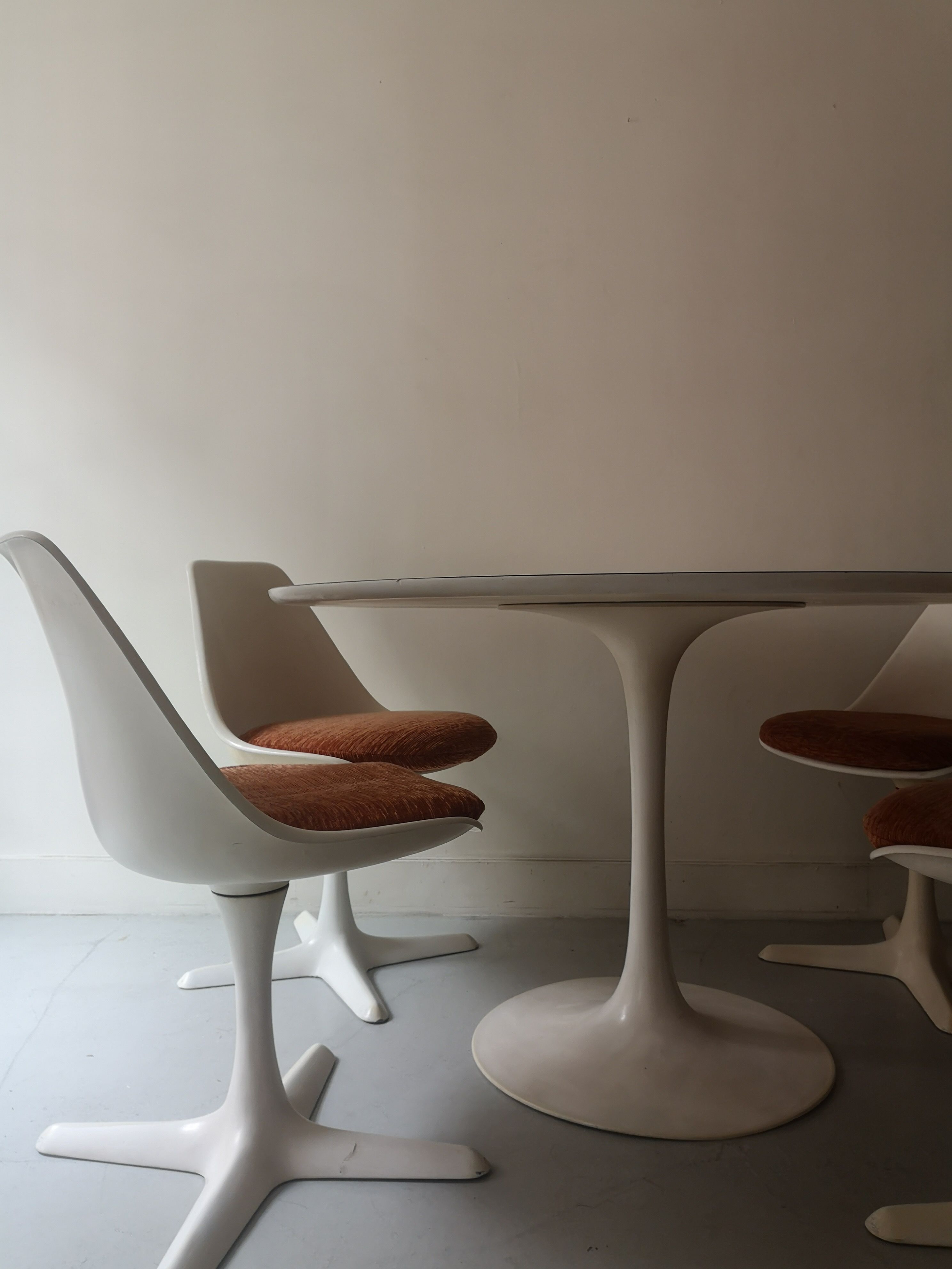 Tulip dining table by Maurice Burke for Arkana, 1970