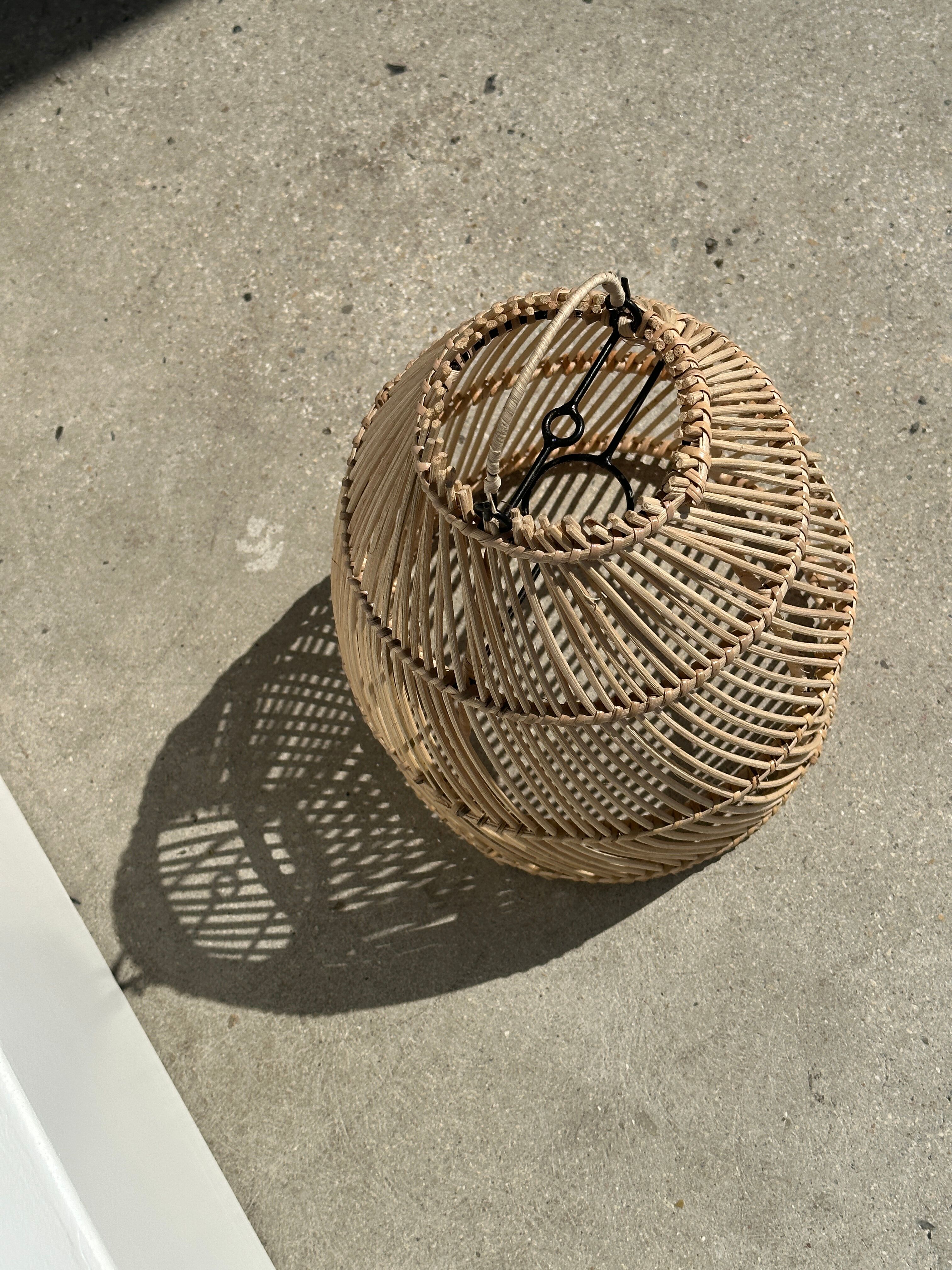 Suspension en rotin en forme de cloche d25 h28