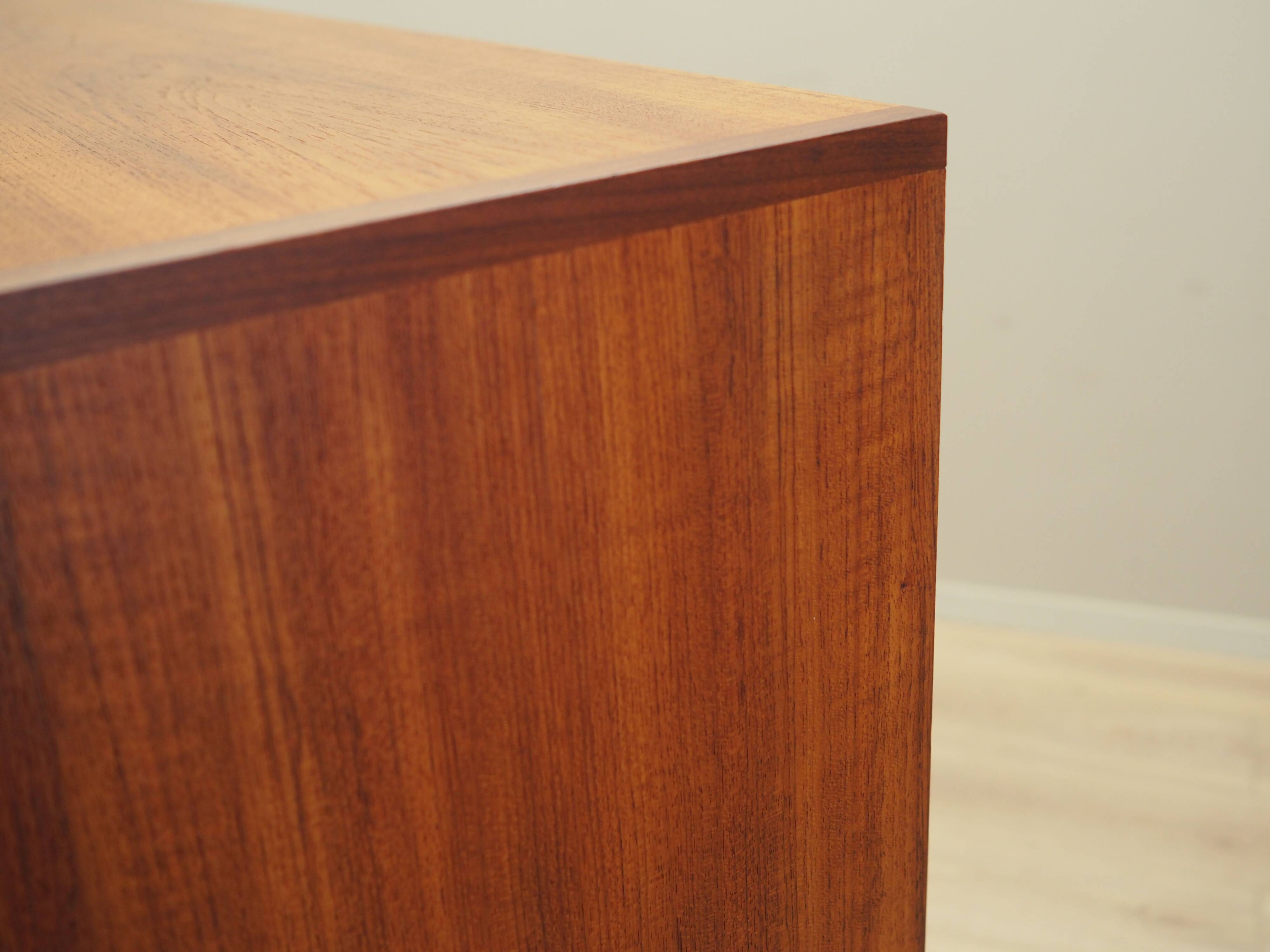 Buffet haut en teck, design danois, années 1960, designer : Kurt Østervig