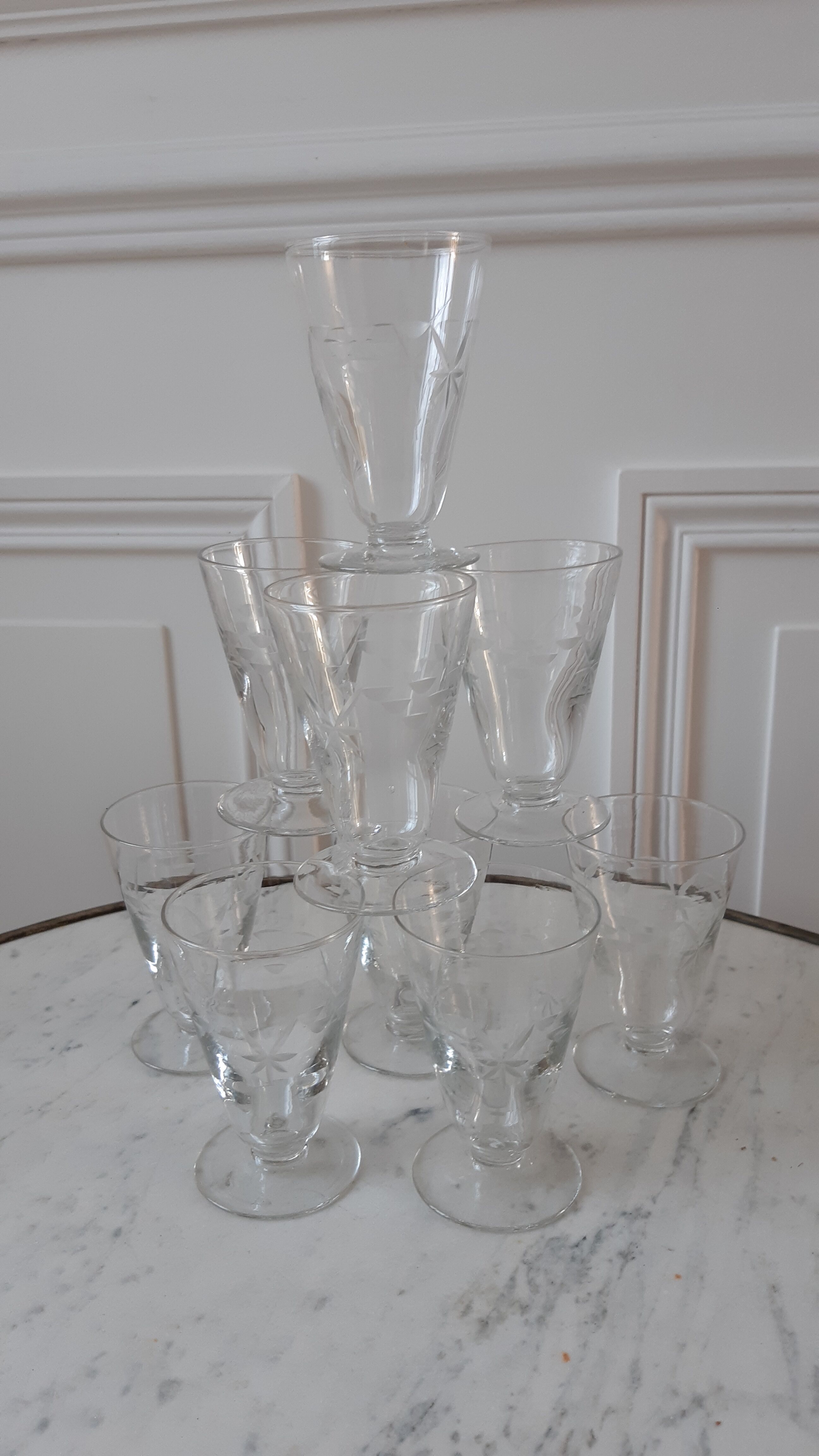 Set of 9 crystal wine glasses engraved 30s