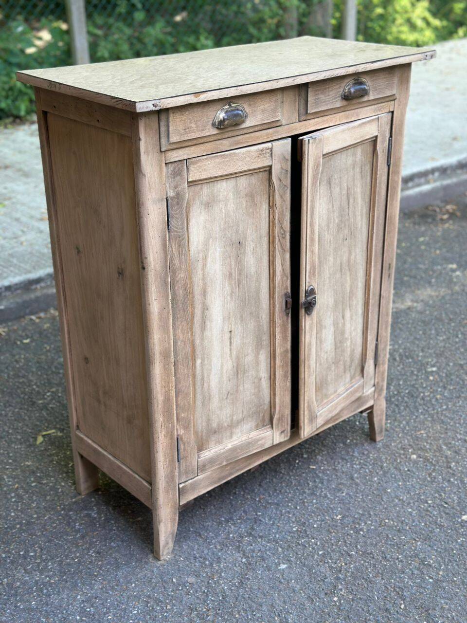 Renovated vintage Parisian buffet in solid wood from the 1940s.