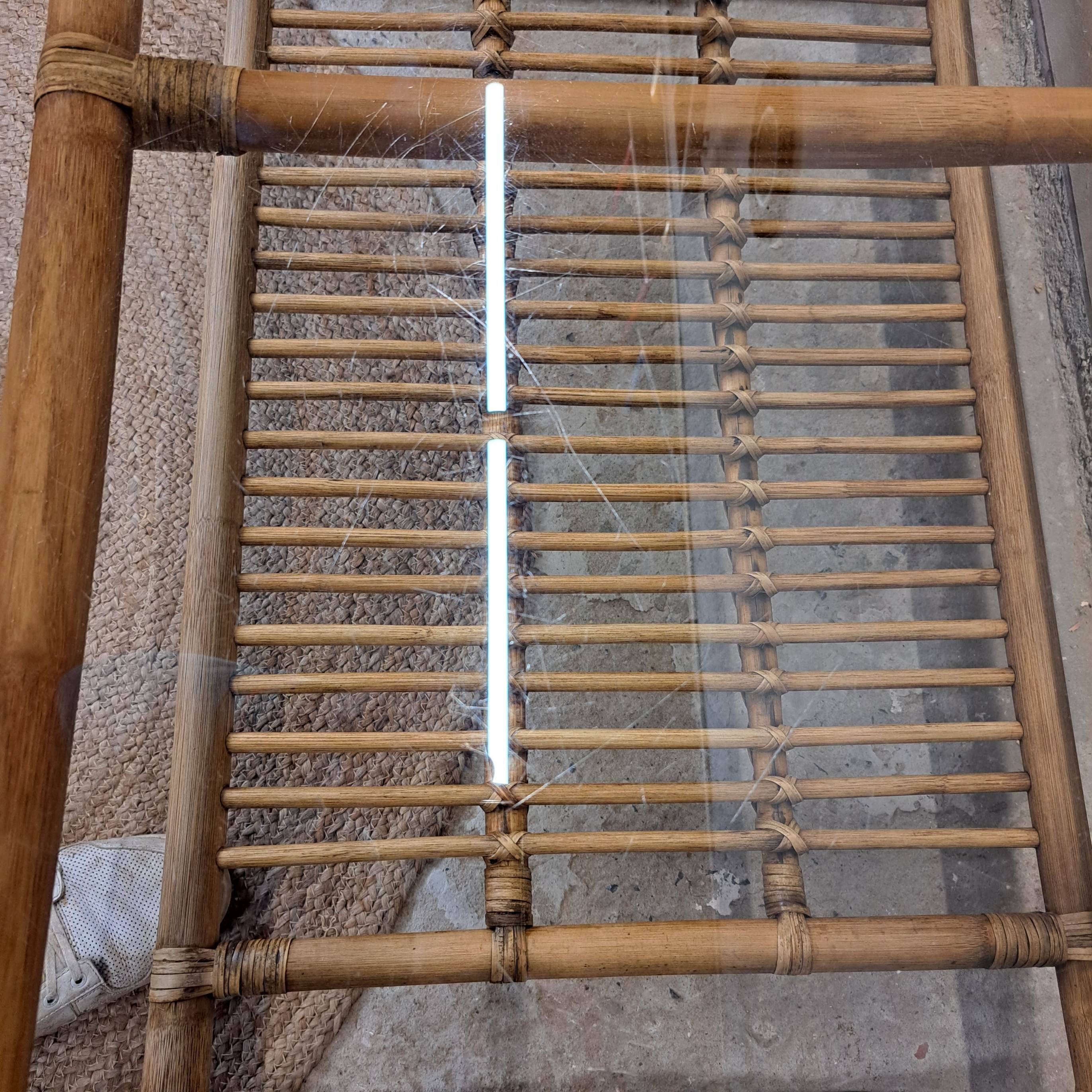 Table basse en rotin