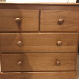 Commode en pin massif de style anglais