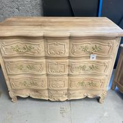 Commode louis XV en bois brut noyer
