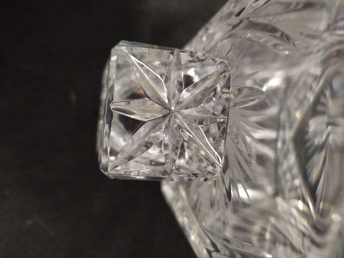 Carafe cut crystal whisky