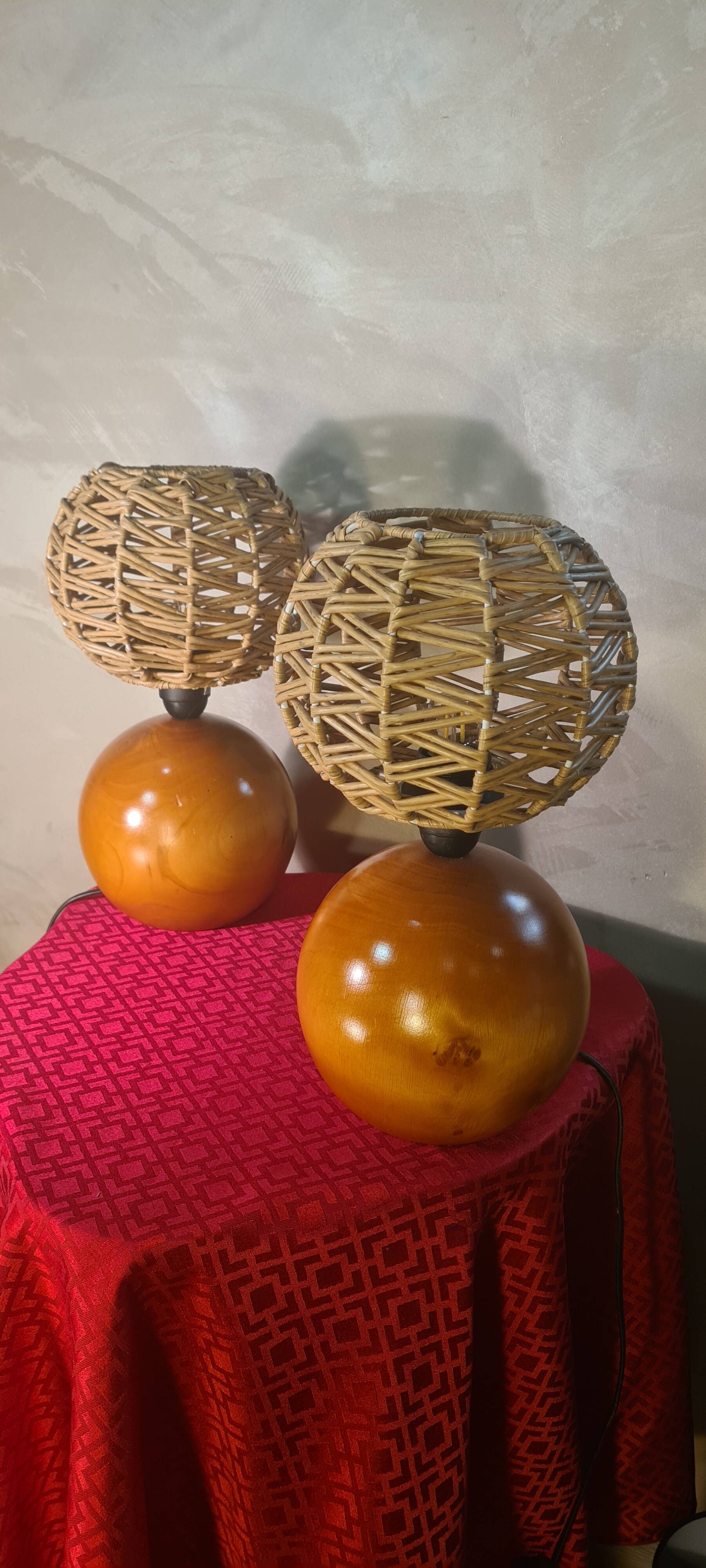pair of solid wood big balls lamps 35x20 4kg very good condition