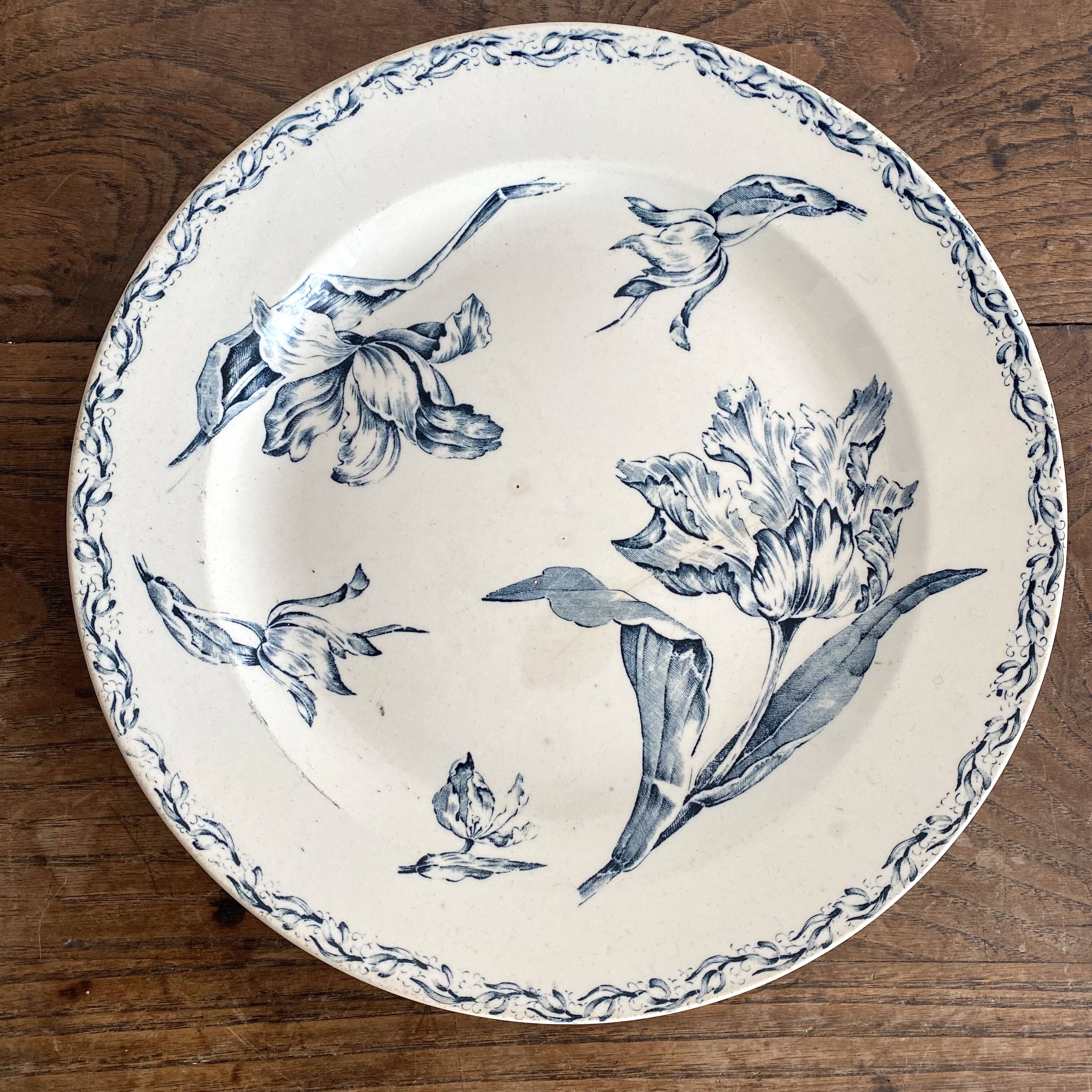 Round ironstone dish Luneville K&G tulip motif