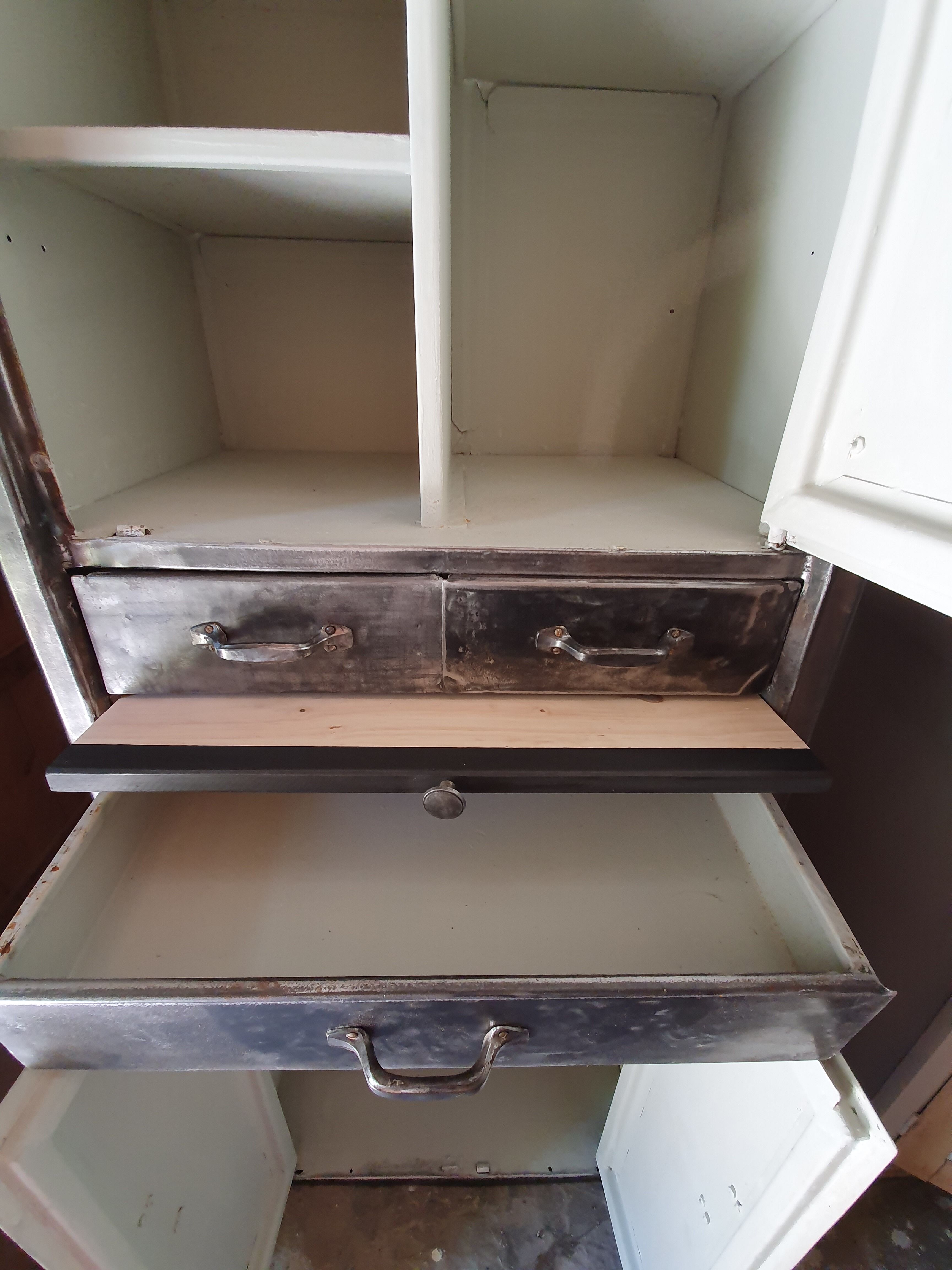 Armoire d'atelier vintage