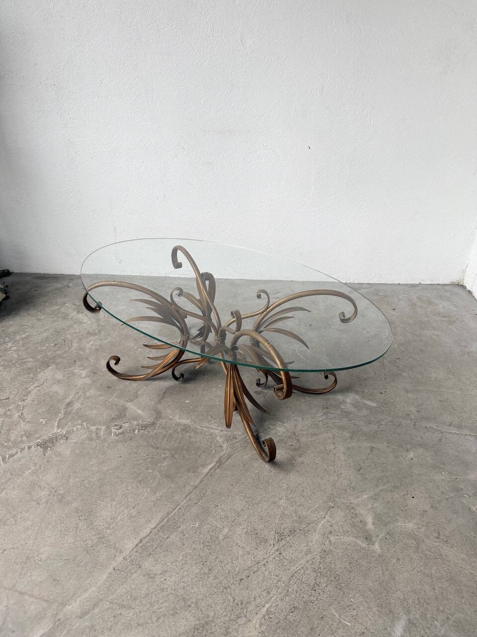 "ear" style coffee table