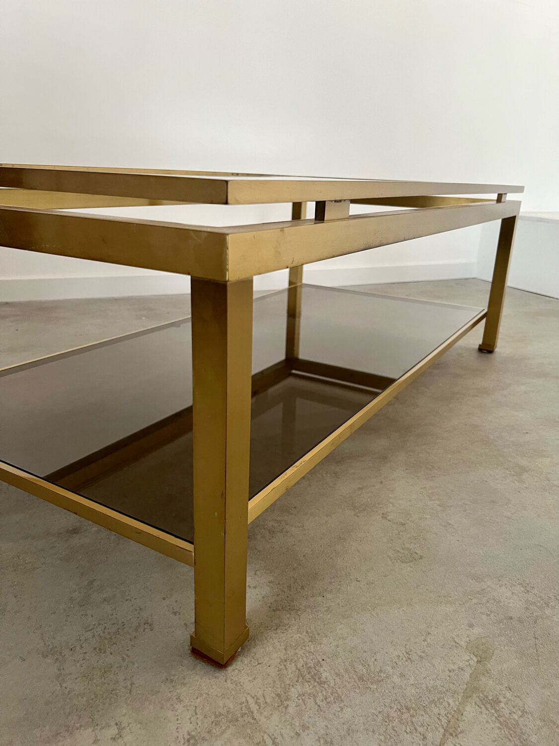 Table basse en laiton et verre fumé design Guy Lefèvre pour la maison Jansen Année 70/80 vintage