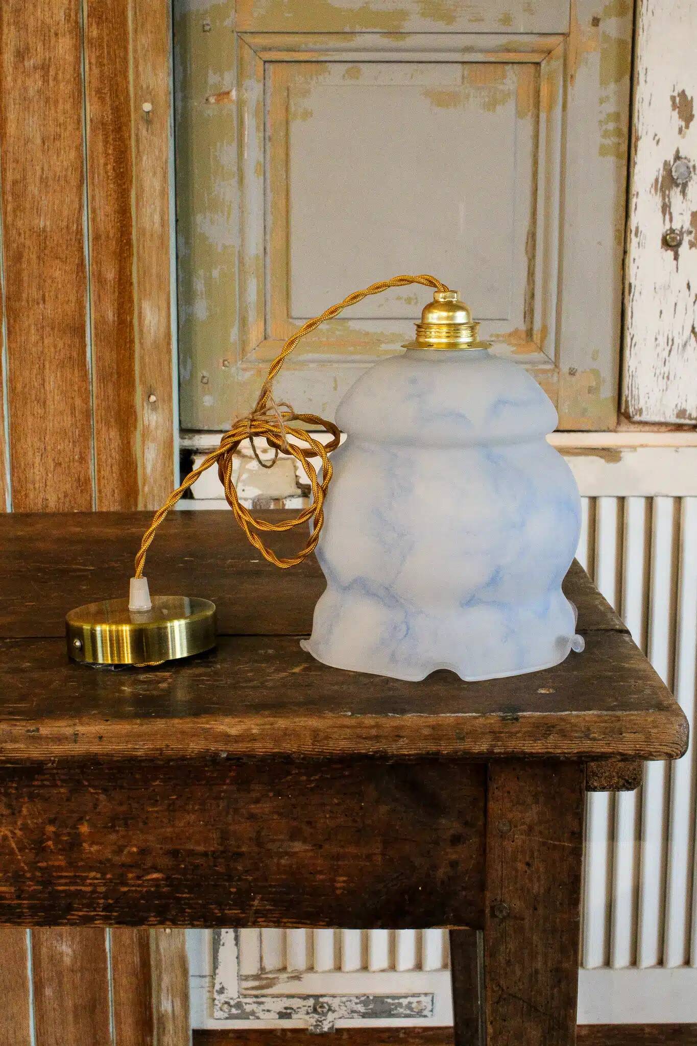 Tulip suspension – medium amber "Thought"