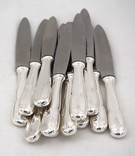 Boulenger Rambouillet 12 dessert, cheese, and fruit knives in silver-plated metal.