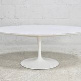 Knoll coffee table, Eero Saarinen, "tulip" model, white melamine wood. Signed, USA, circa 1960