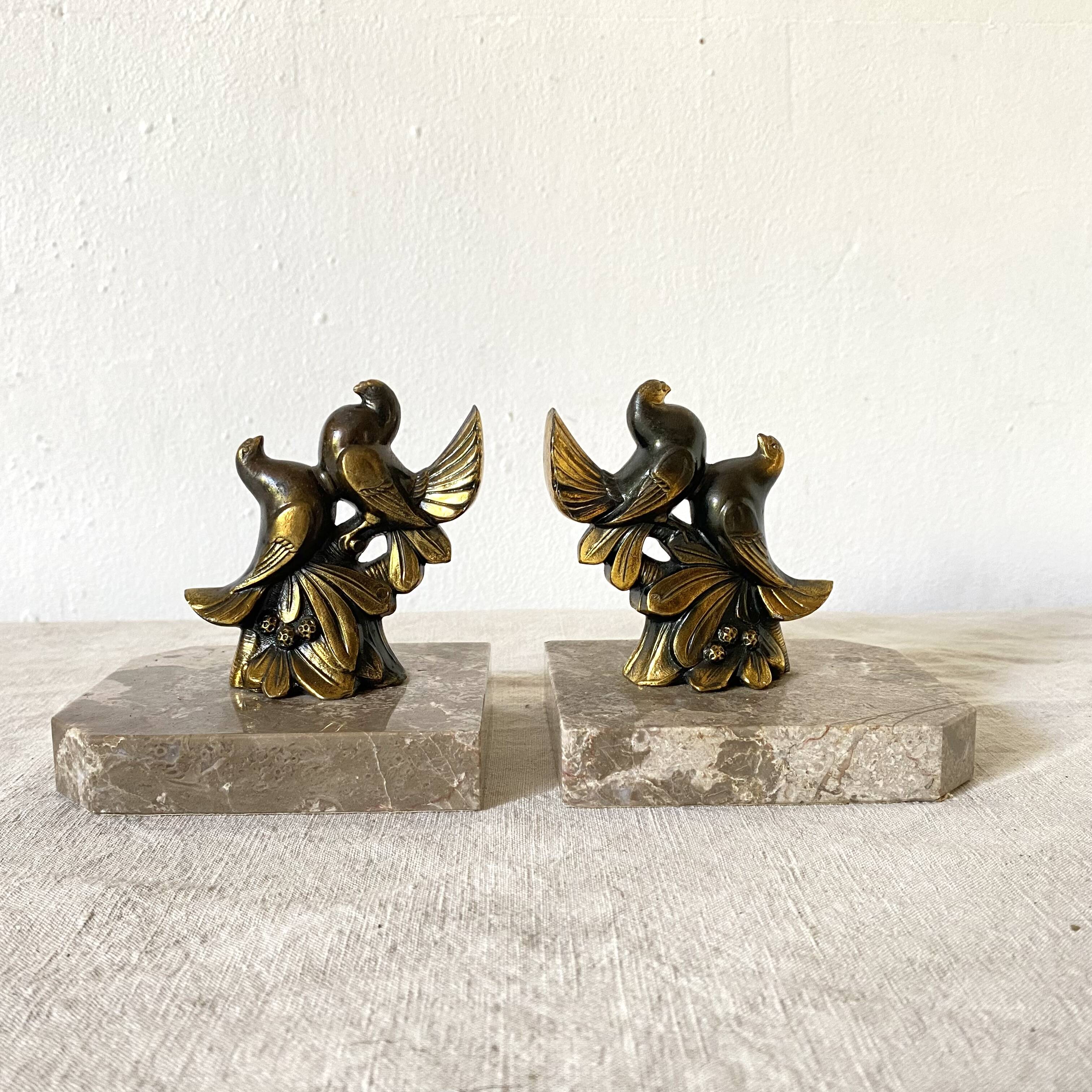 Pair of pigeon bookends