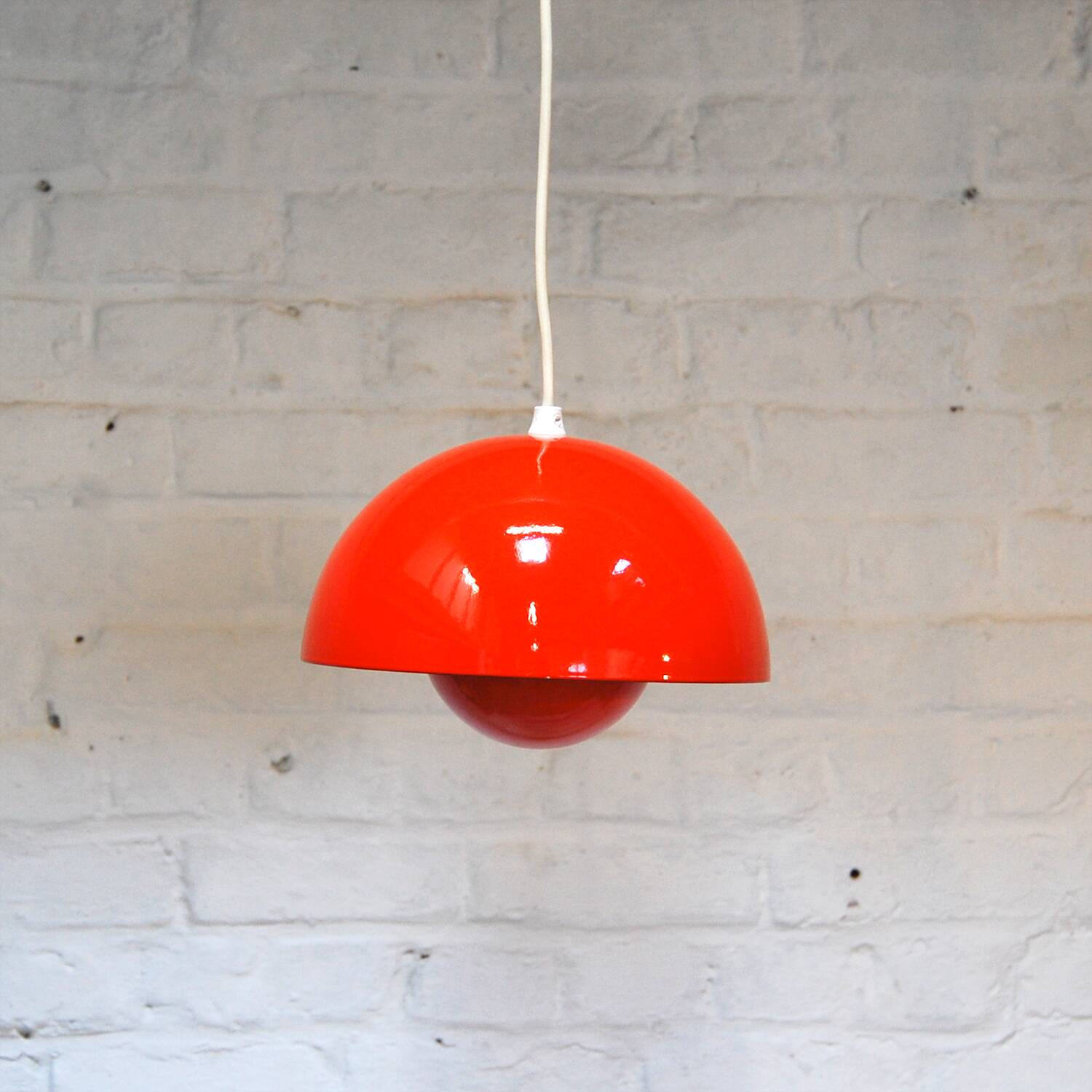 “Flower Pot” pendant light - Verner Panton for Louis Poulsen