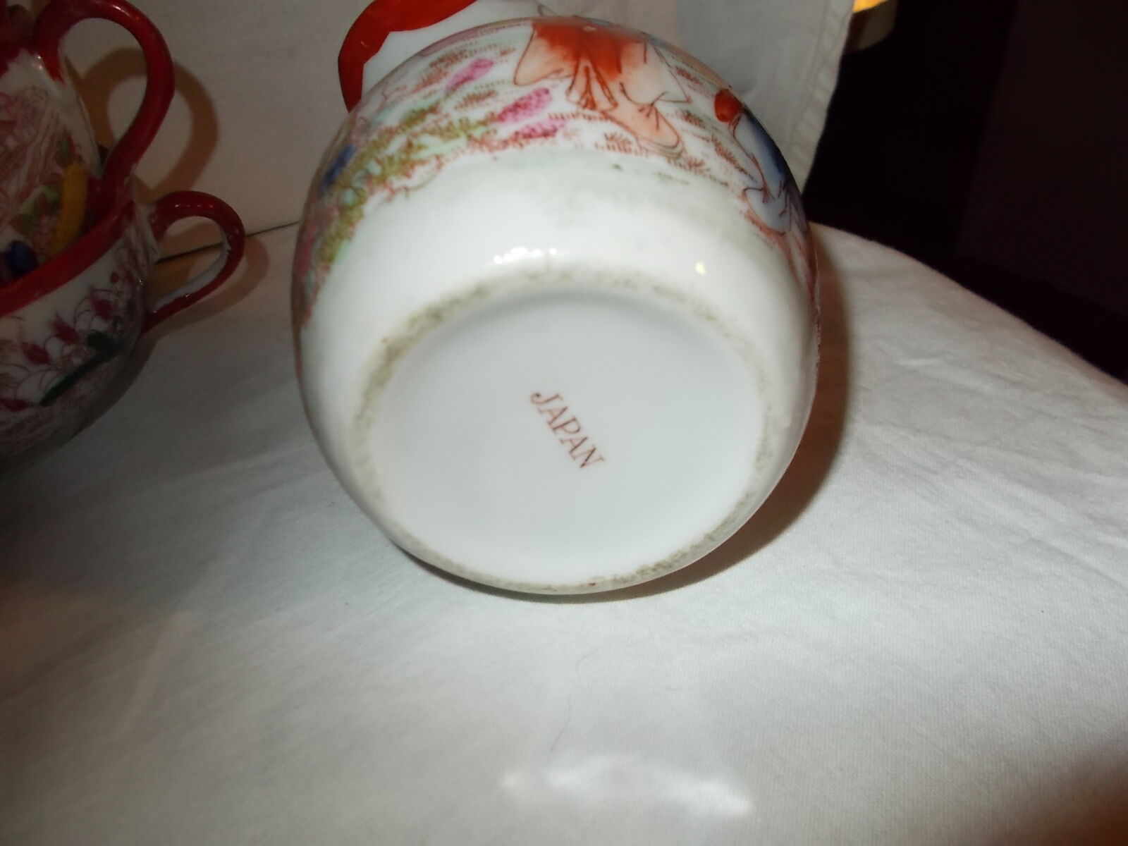 Very fine porcelain maruku china tea service