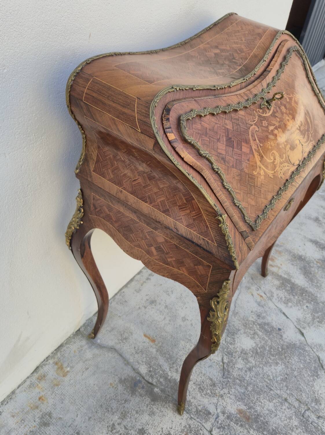 Louis XV style lady's desk in marquetry and bronze
