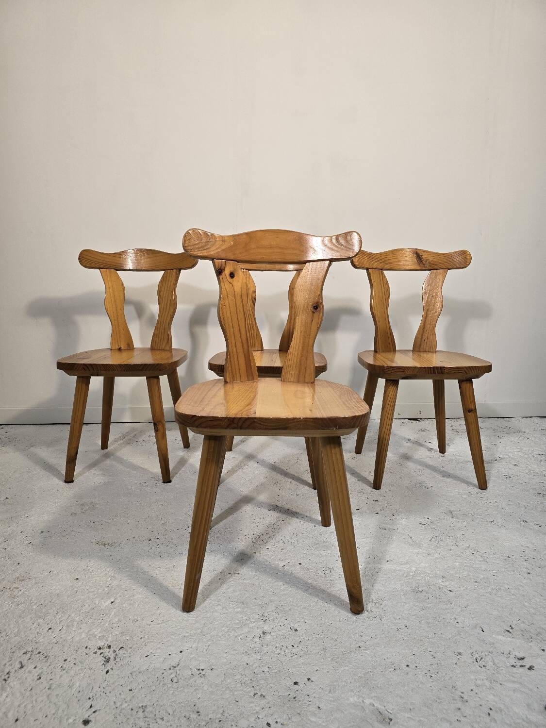 Set of 4 pine chairs