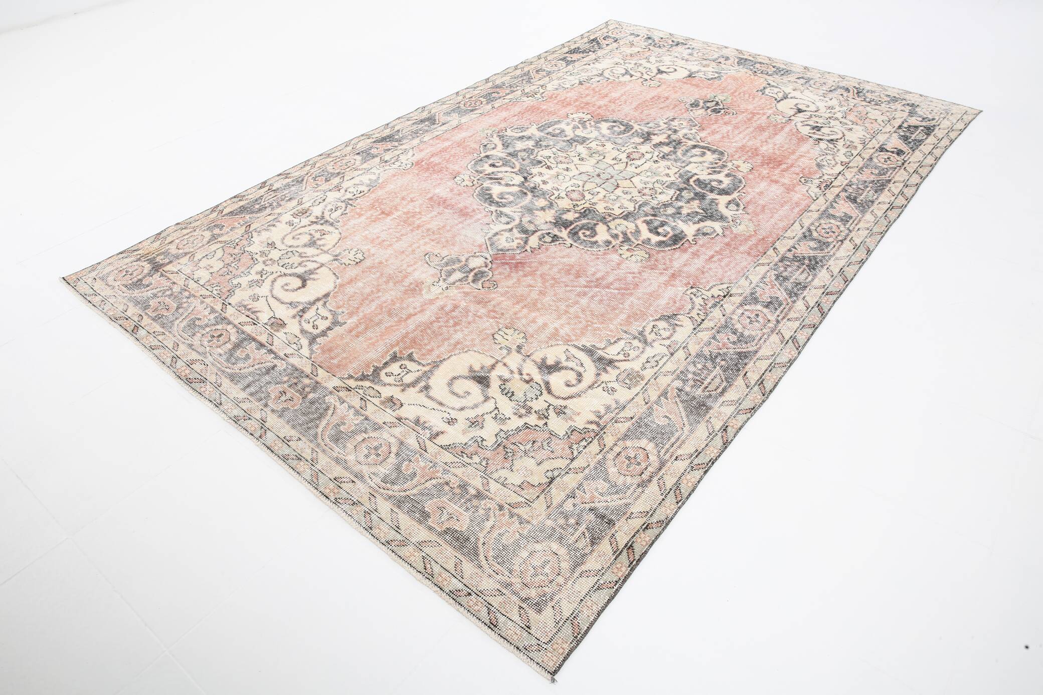 Pale Red & Cream Classic Vintage Rug, 202x325Cm