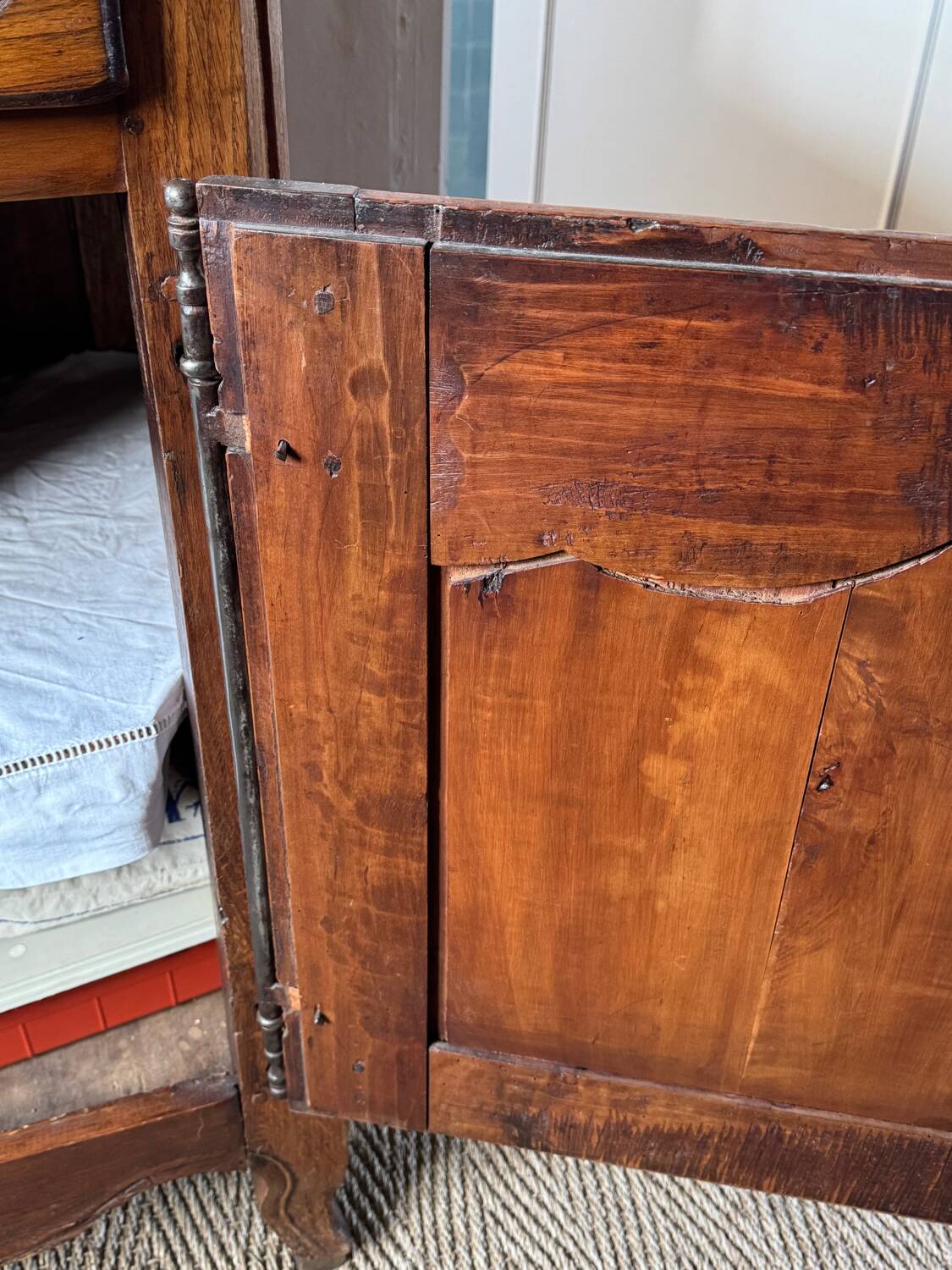 Small Burgundy buffet 19th century