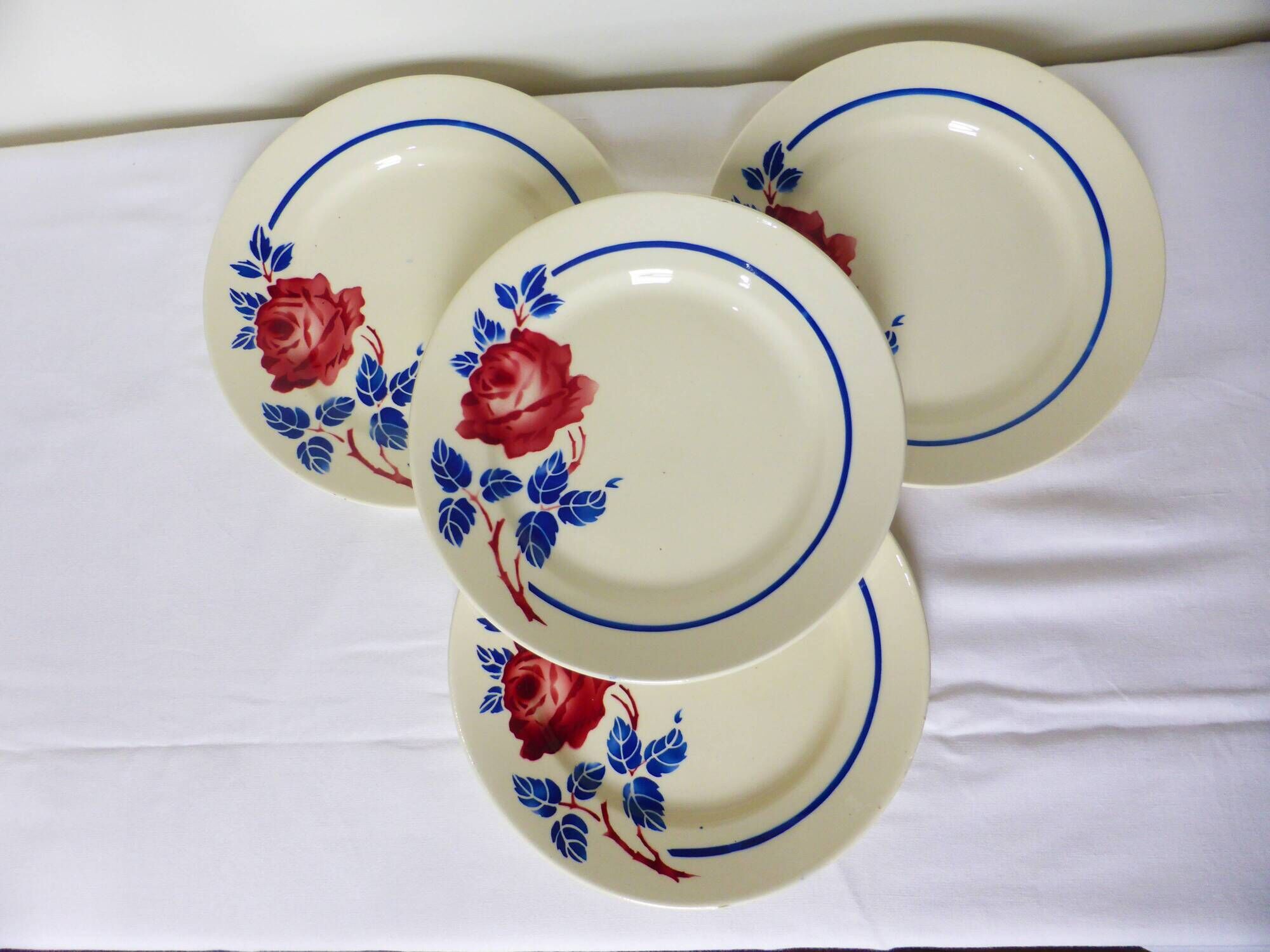 4 vintage K&G Luneville dessert plates, Chantal model 221014