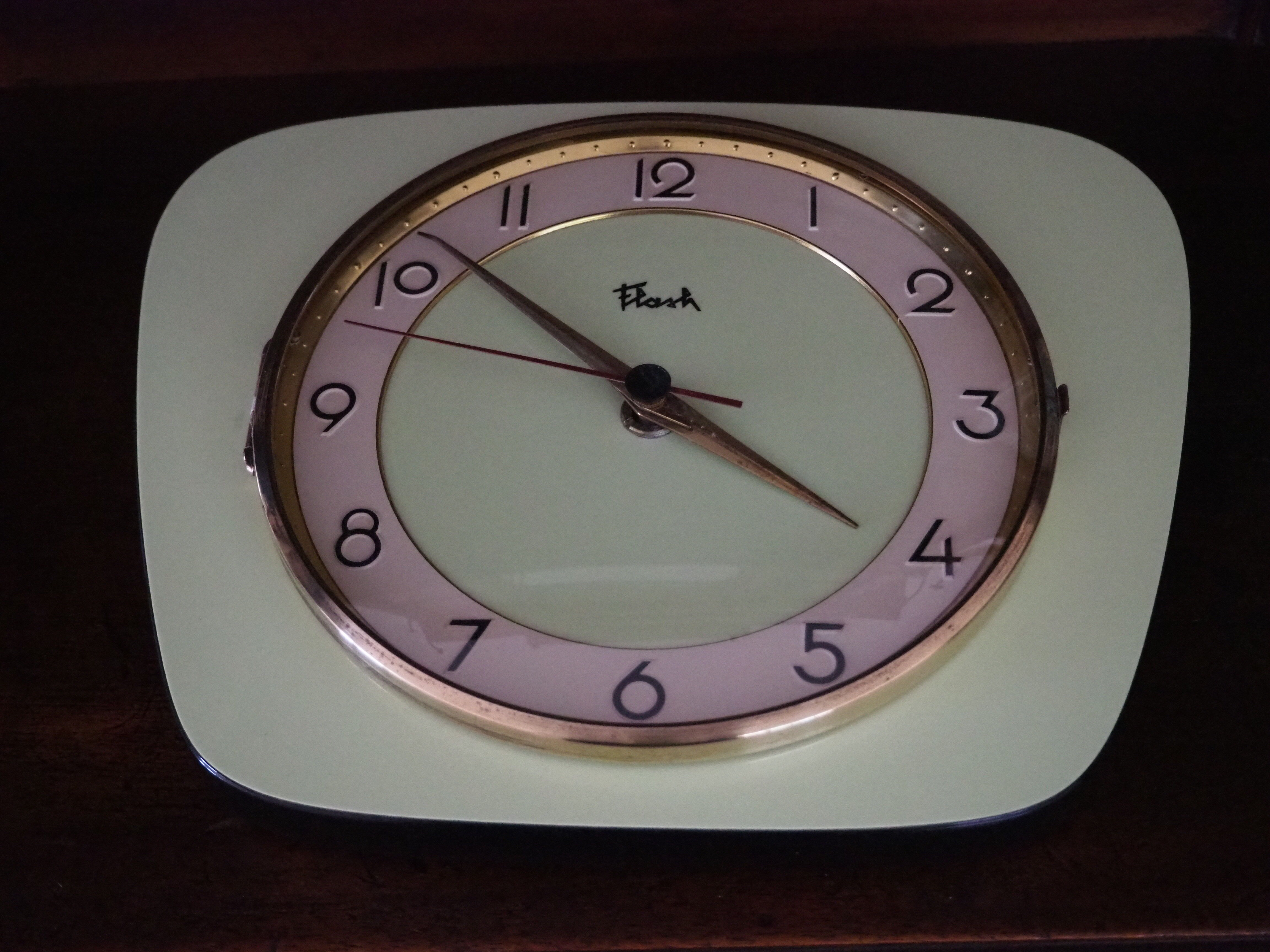 "Flash" pendule in green water formica from the 50s/60s