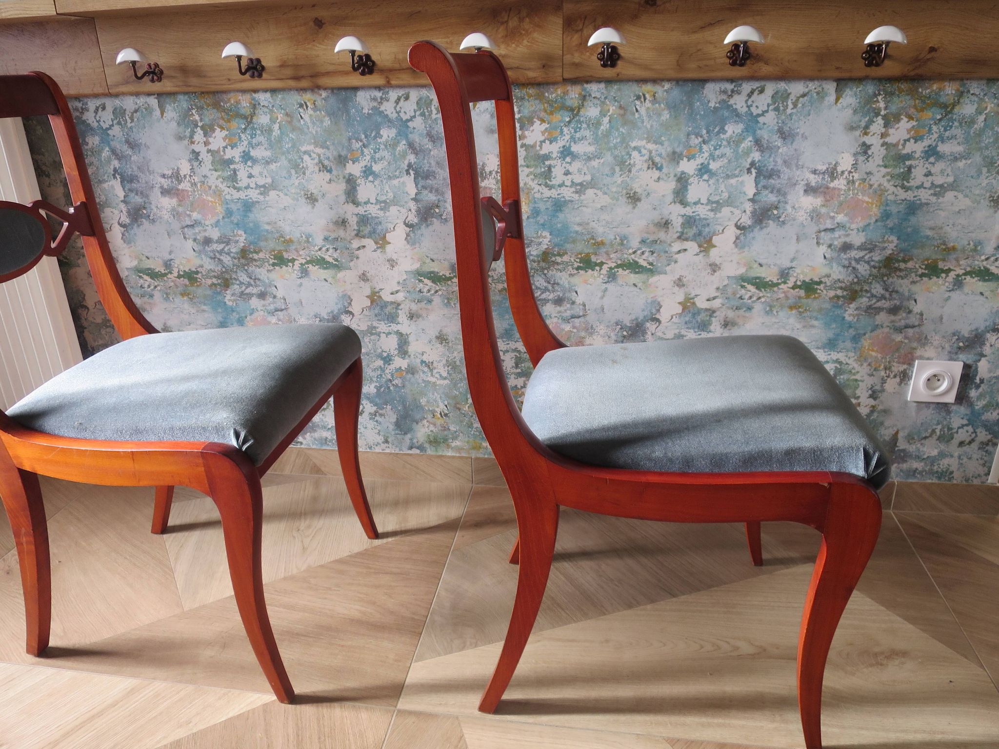 Rare - Set of 4 Louis Philippe/restoration style chairs with medallion - Colour blue / cherry wood